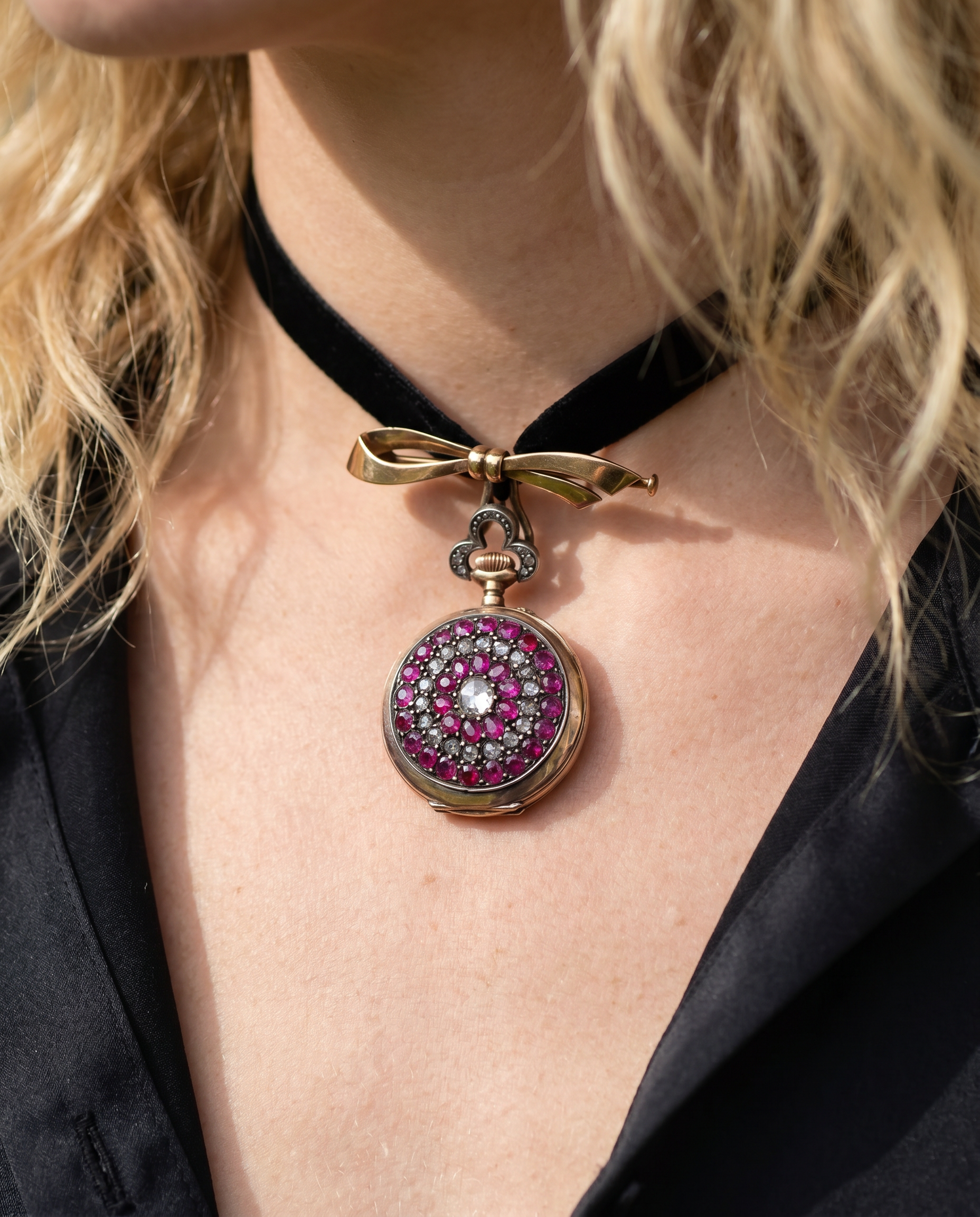 lapel watch choker.png