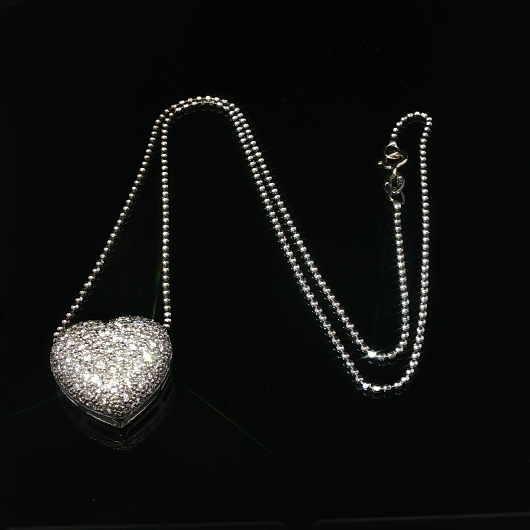 Classic Vintage Diamond Puff Heart Necklace in 18k Gold