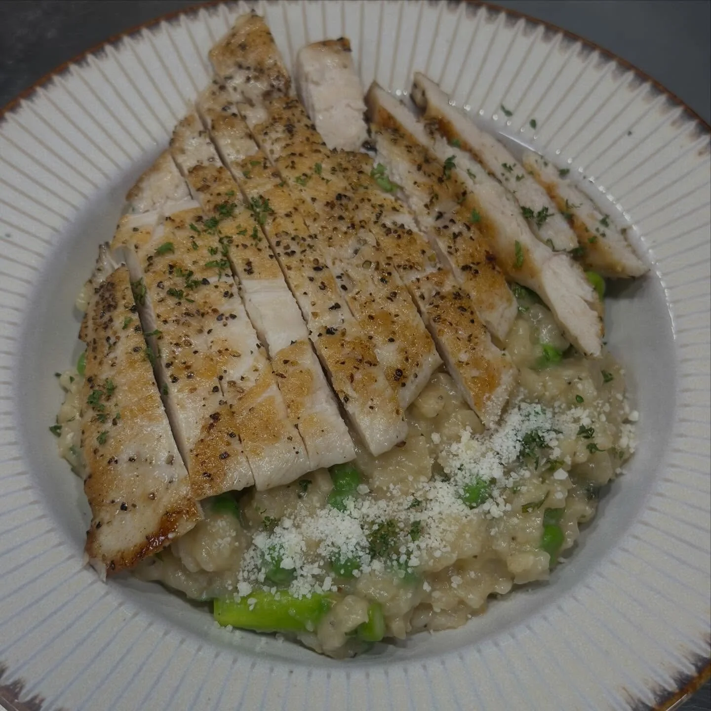 Our Spring risotto has become a new favorite at the Supper Club. Pair it with a Happy Hour drink and enjoy this weather 🍹