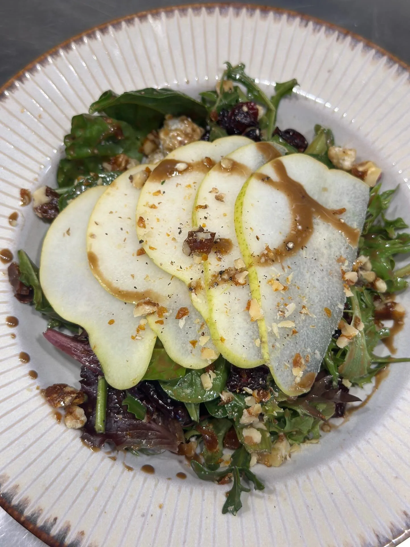 Post up in our backyard with a refreshing salad.
Or have a brew and enjoy our happy hour 🍻 
We are more than burgers 🍔 

#longmont #happyhour