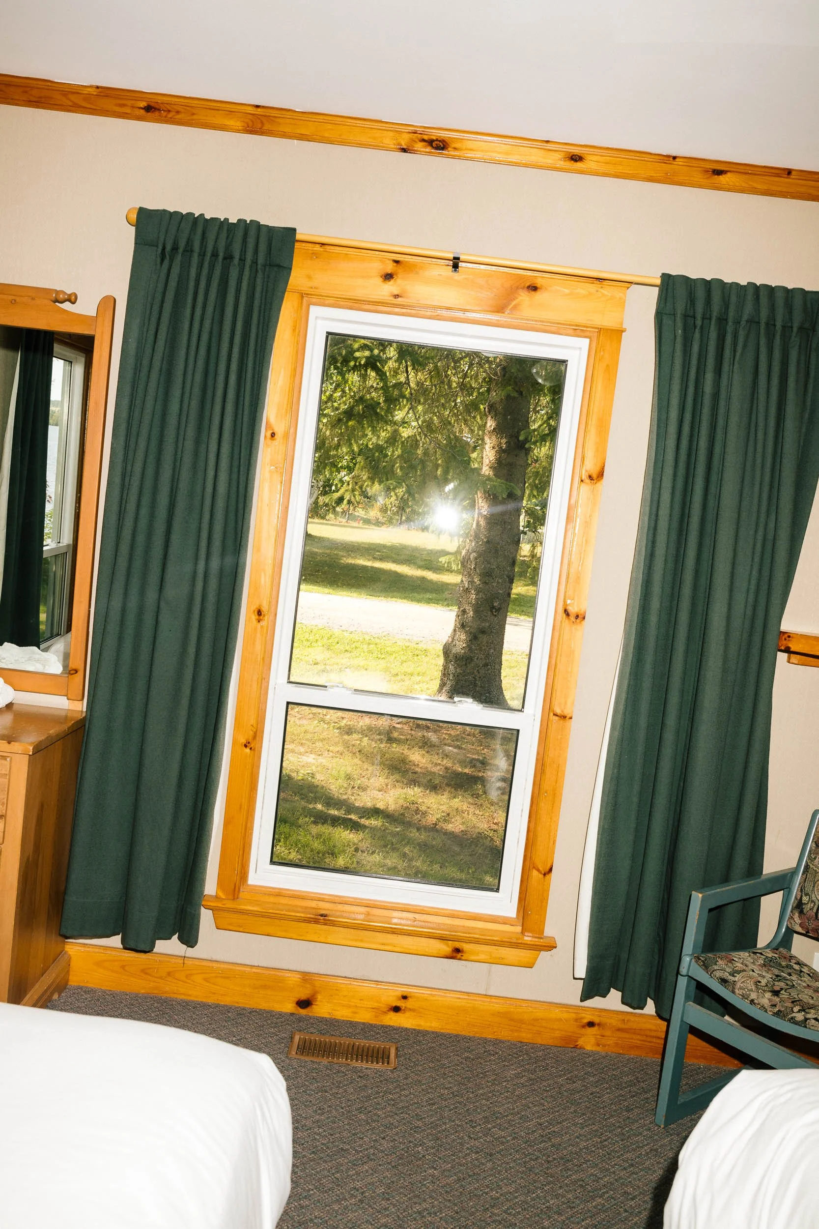 AaronWynia_AW 09-25-24-2824_MutualFriends.jpg