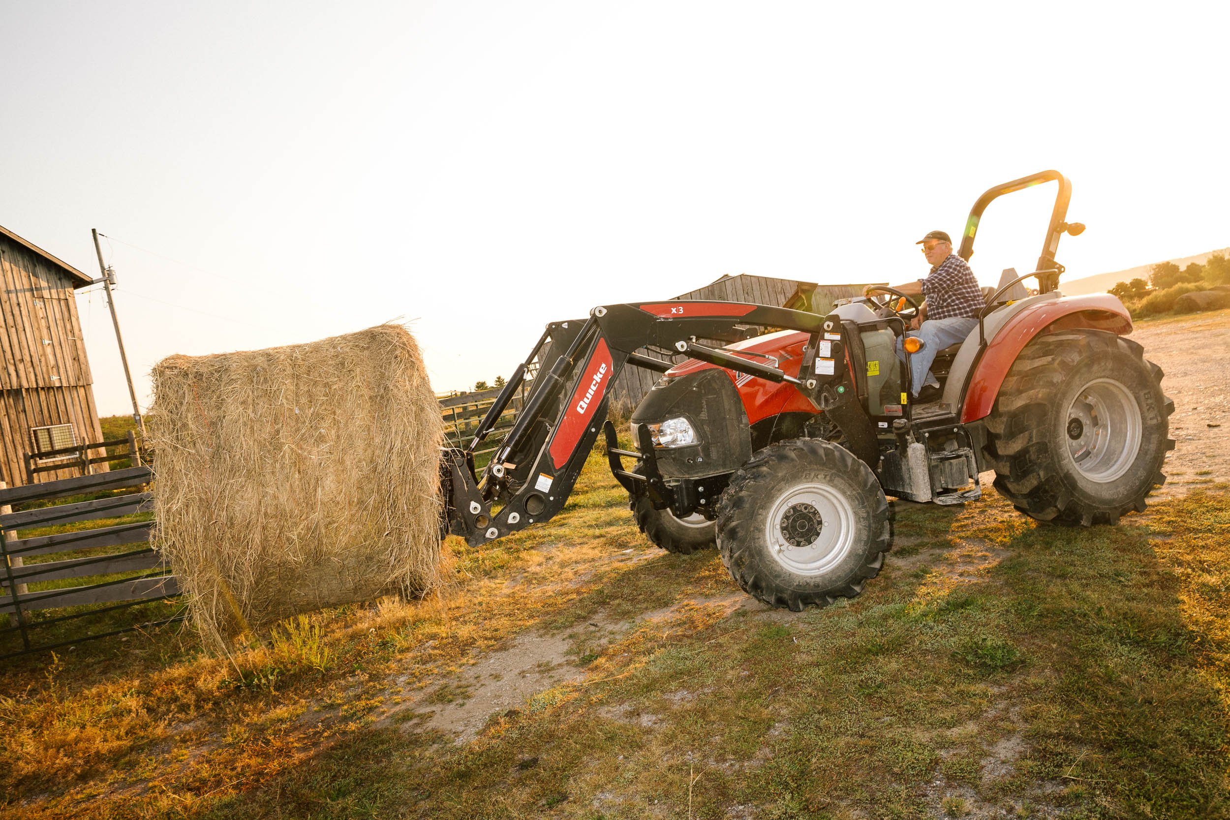 AaronWynia_AW 09-25-24-8600_MutualFriends.jpg