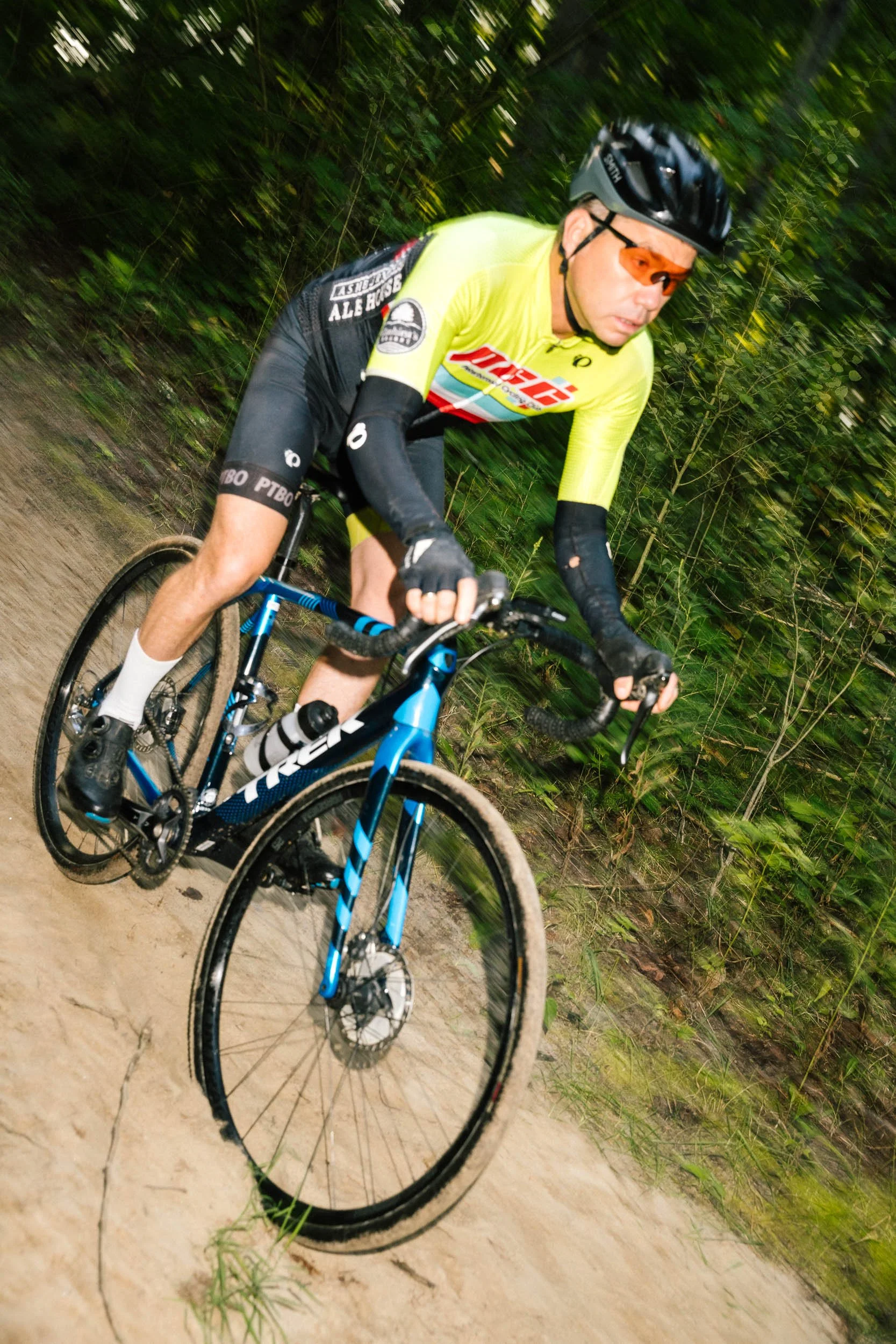 AaronWynia_AW 09-25-24-8848_MutualFriends.jpg