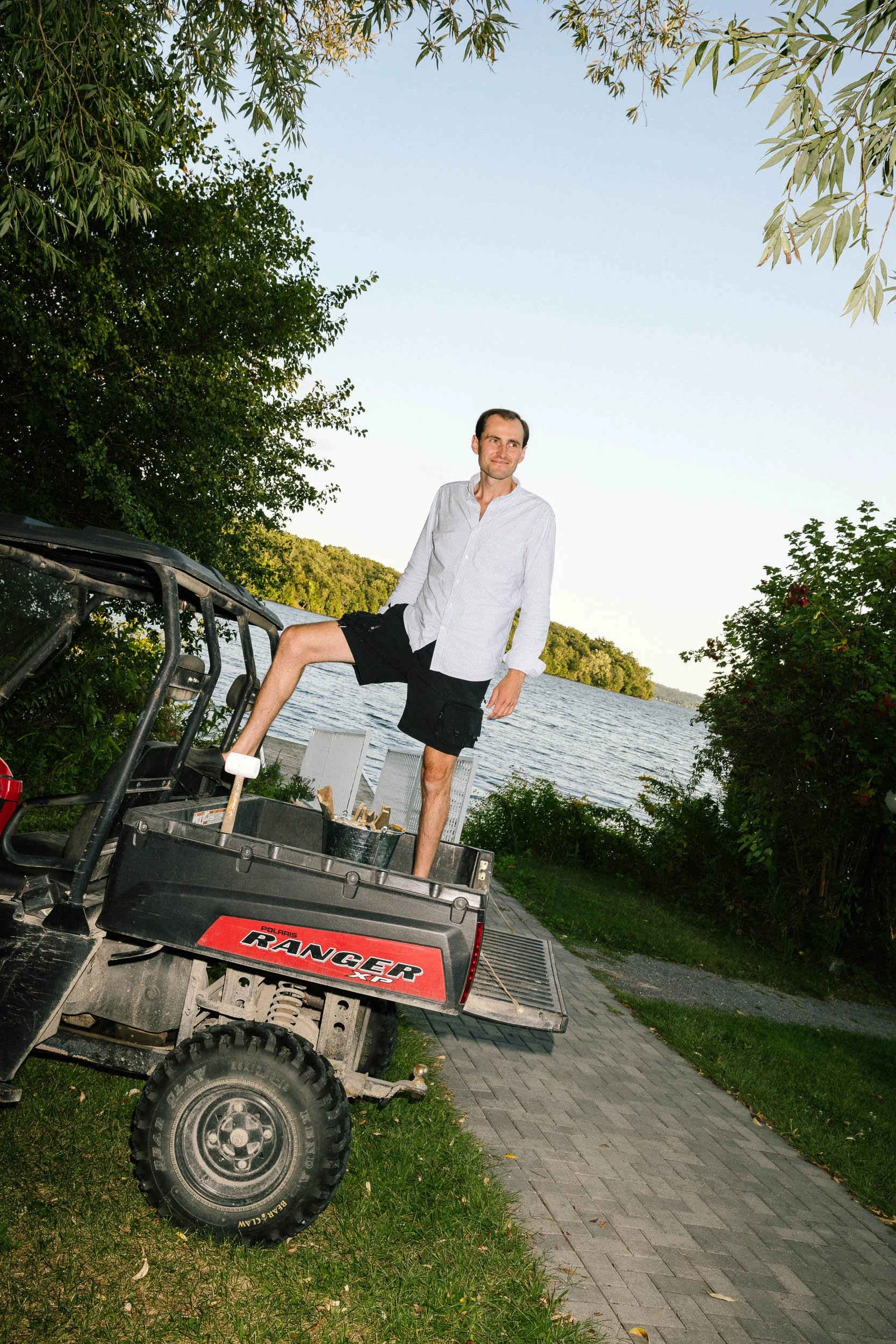 AaronWynia_AW 09-25-24-9632_MutualFriends.jpg