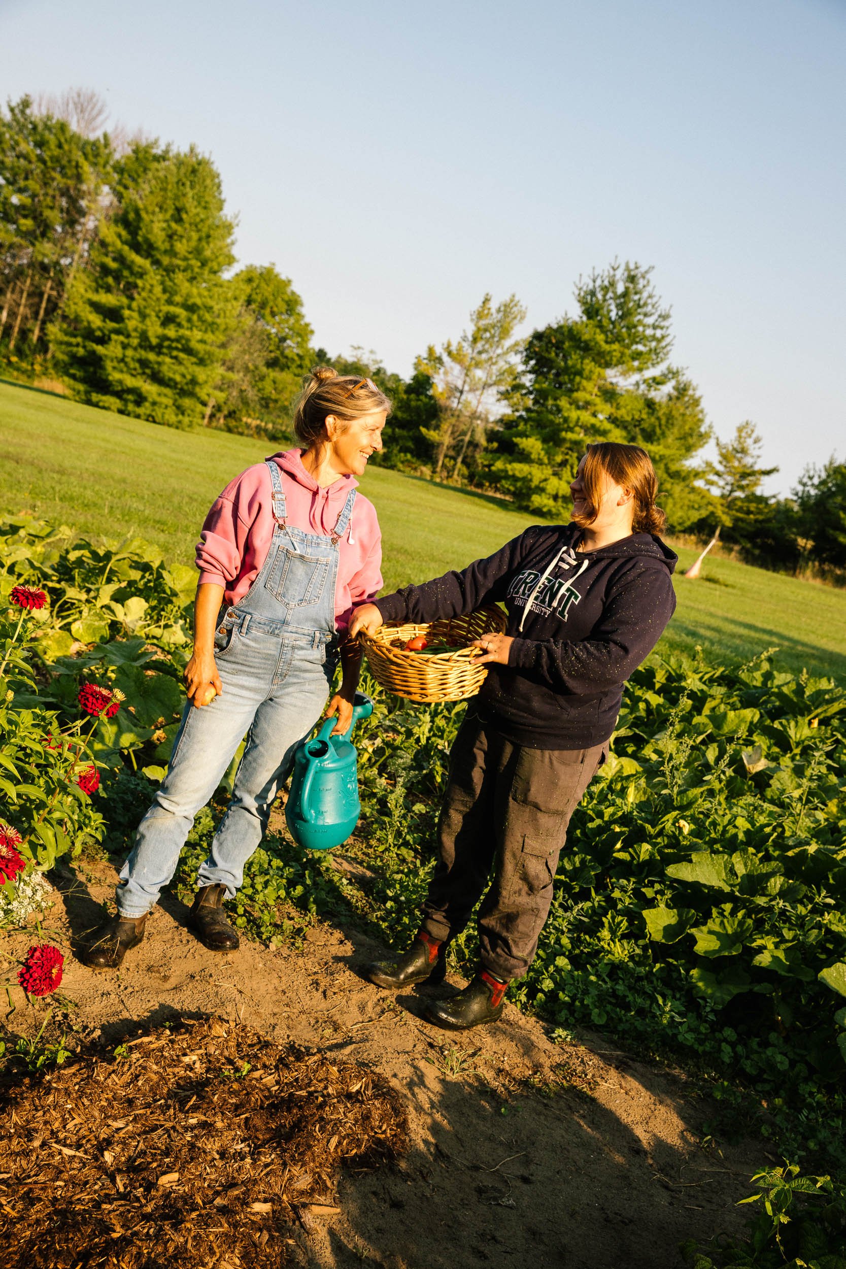 AaronWynia_AW 09-25-24-0370_MutualFriends.jpg