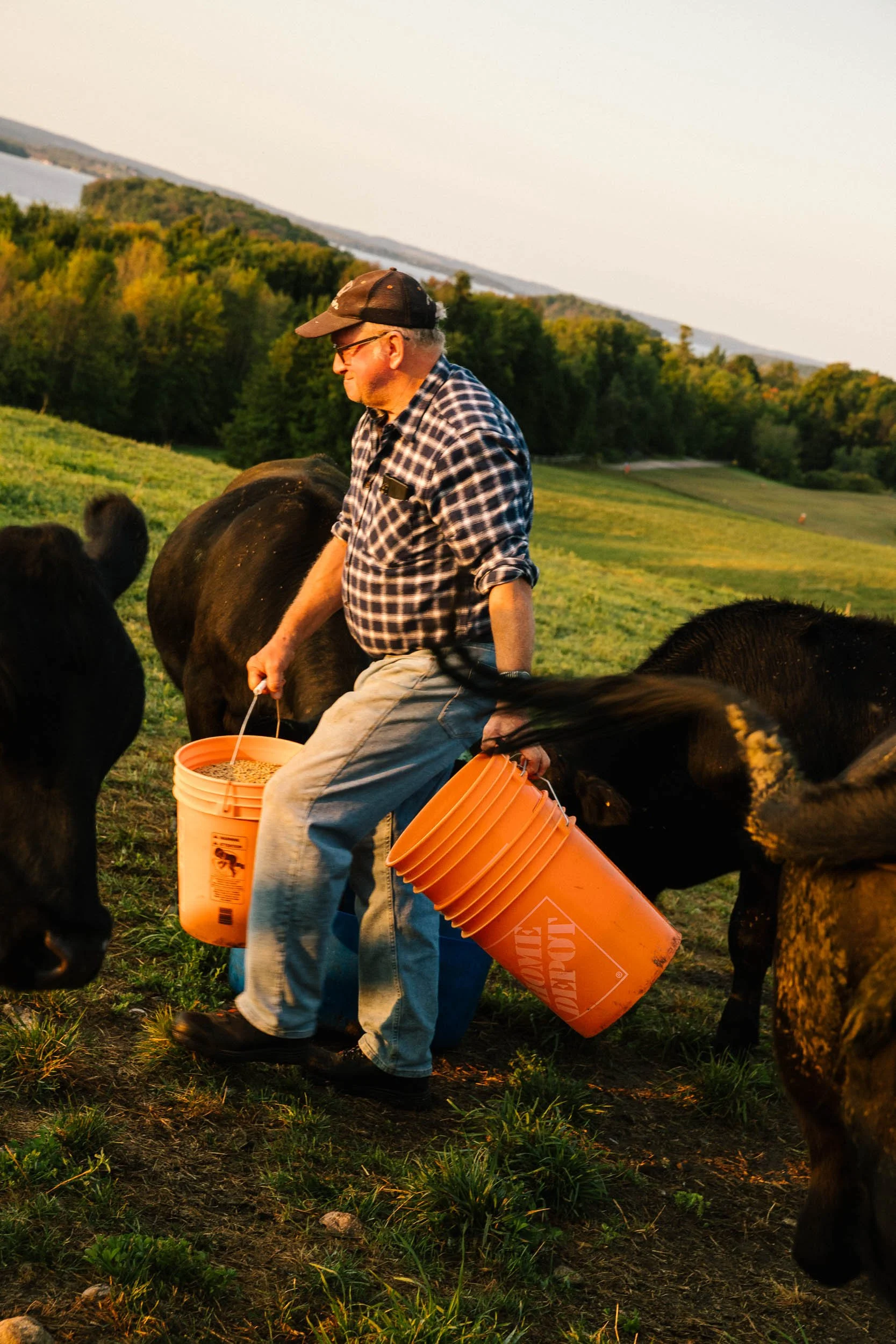 AaronWynia_AW 09-25-24-8545_MutualFriends.jpg