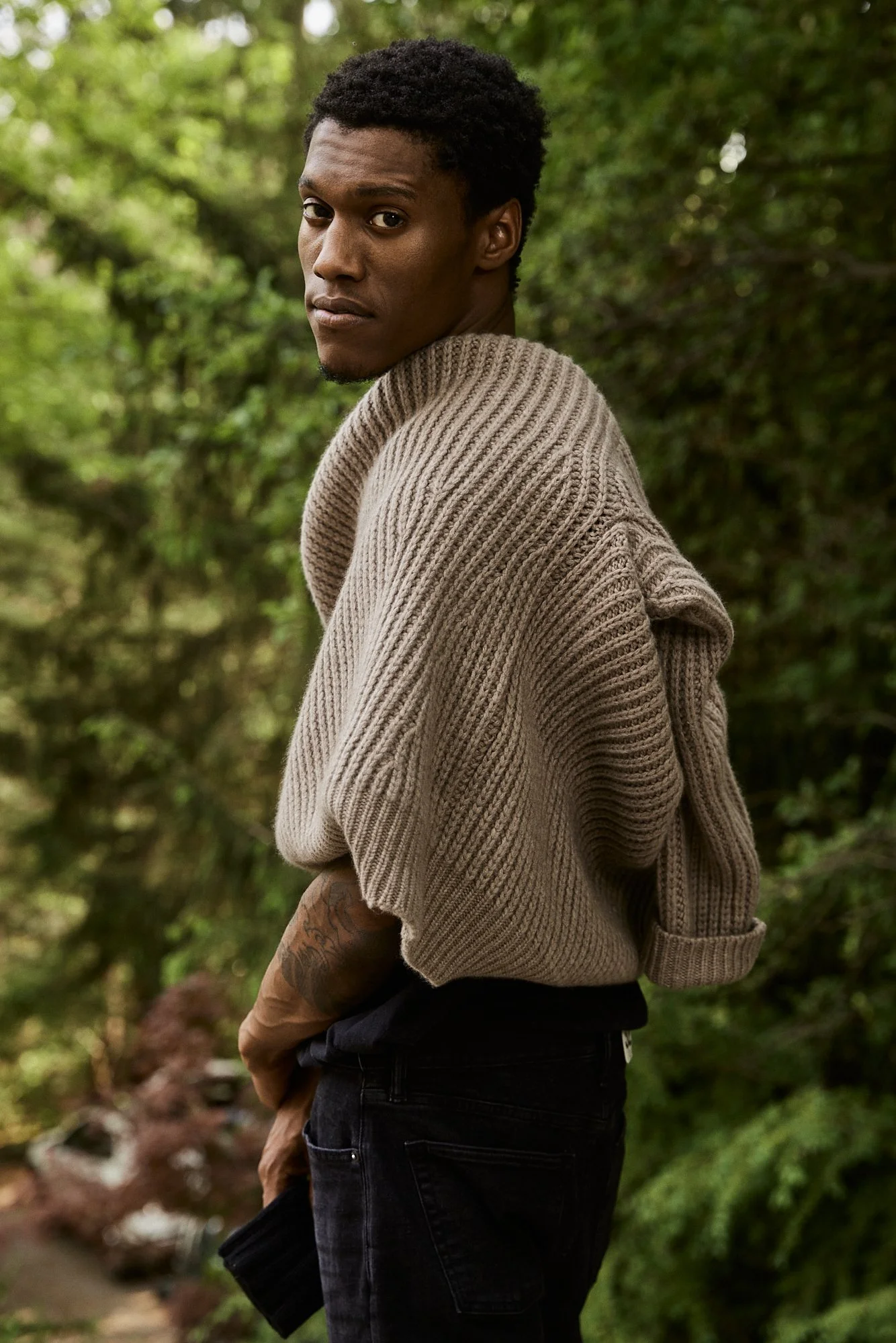 KatherineHolland_WEB_JUSTIN_CASHMERE_SHOP(2022) 2_TheCashmereShop.jpg