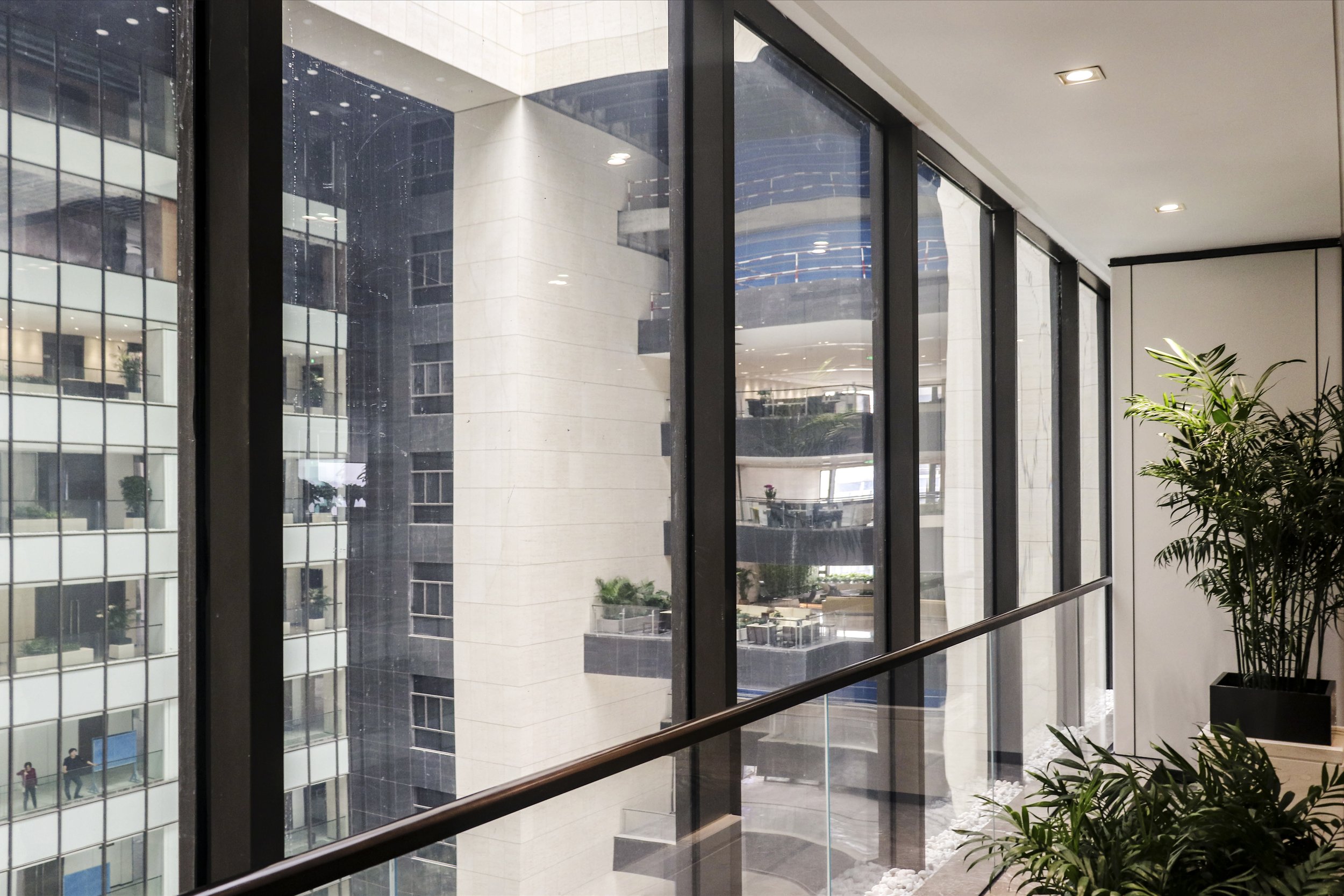 Open Space Curtain Wall - Internal Right