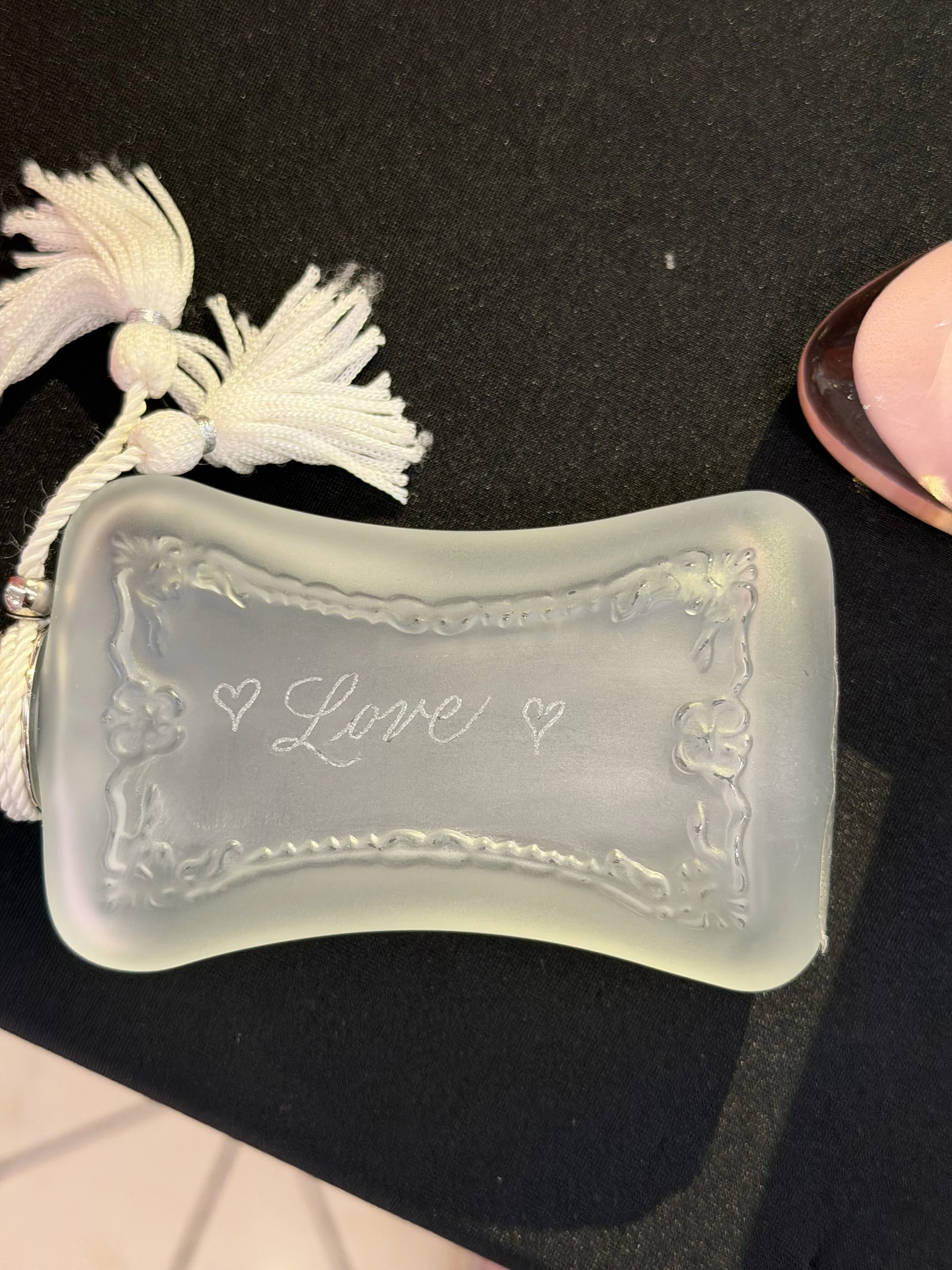 ParfumsdeMarlySubtleGraceCalligraphy_LiveEventArtist+Northern_VA_WashingtonDC_DMV_Calligrapher&Engraver3.jpeg
