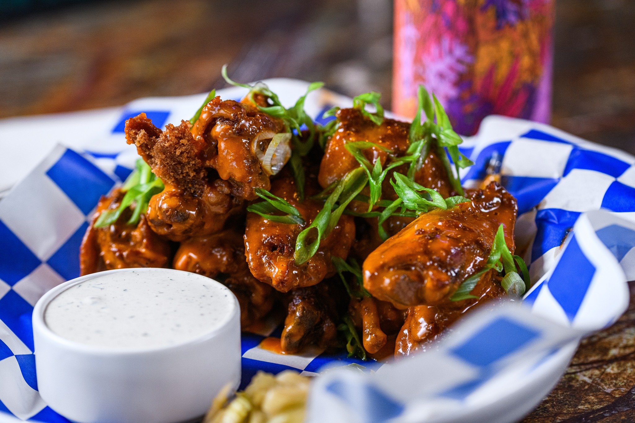 The best wings in town. That's it, thats the caption.

 #ri #sportandleisureeg #risportsbar #rieats #rimonthly #eastgreenwich #weekendmood #bestofri #rhodeisland #rilovers #sportandleisureeastgreenwich #letseat #rieg #sportandleisure #sport #thingsto