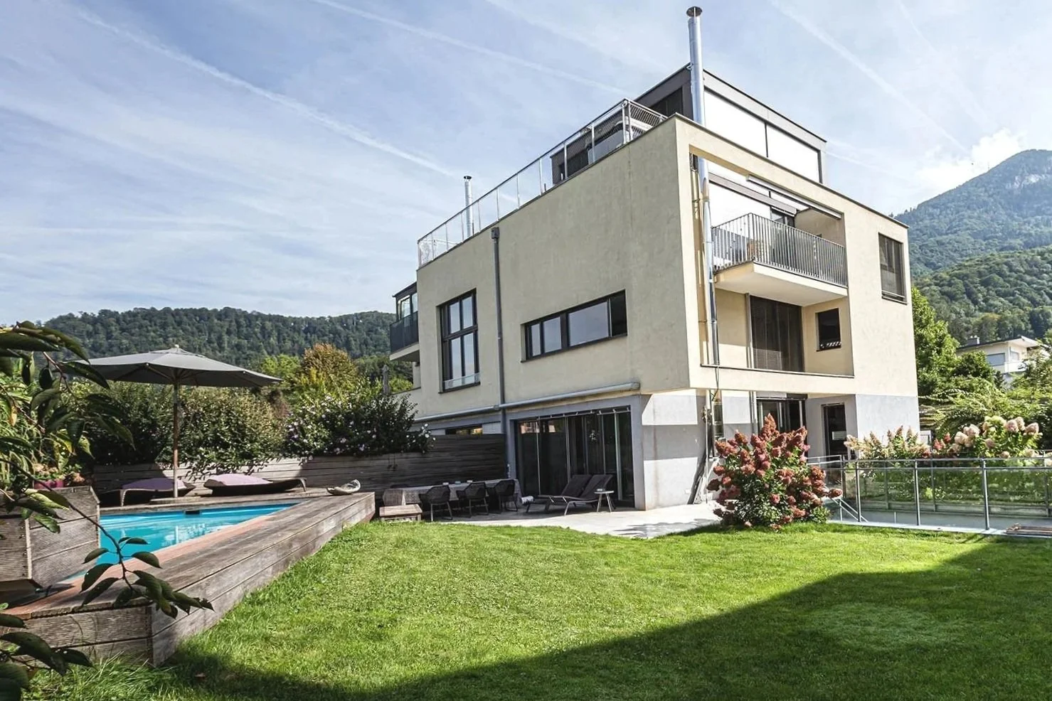 Haus im Haus mit Pool in Aigen