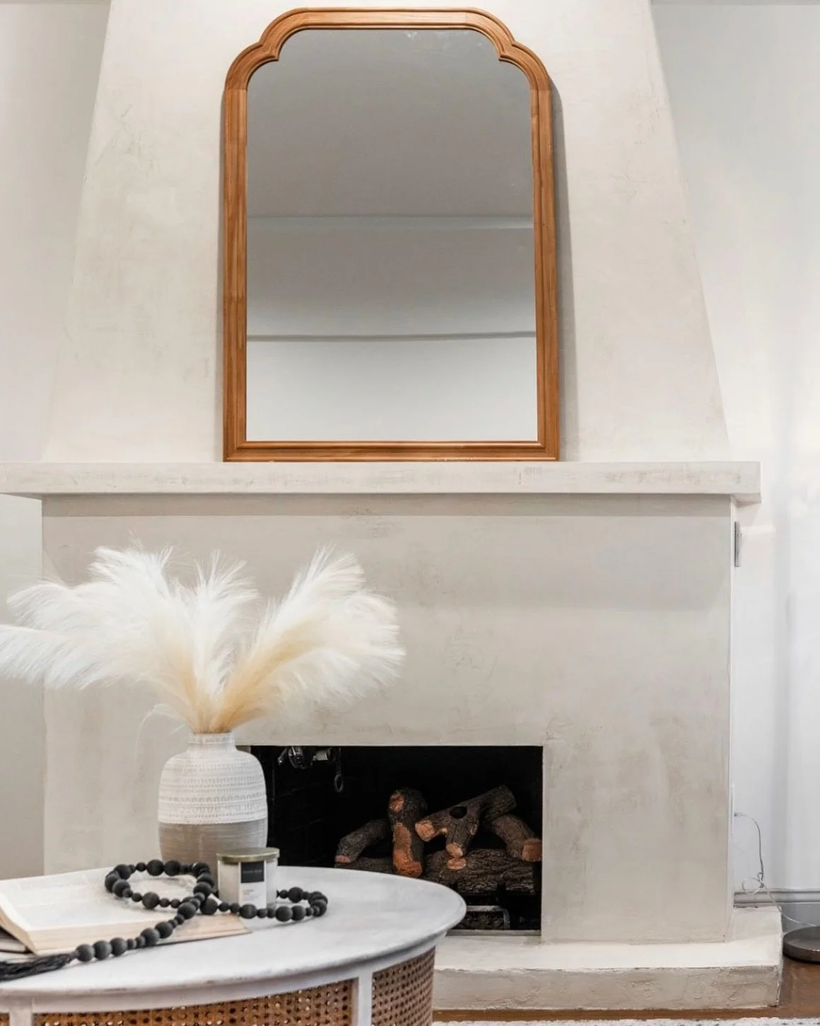 Elevate Your Space with a Plastered Fireplace!

Looking to add character and warmth to your home? A plastered fireplace might be just what you need! Here&rsquo;s a quick breakdown of your options:

1. Lime Plaster: Breathable and flexible, perfect fo