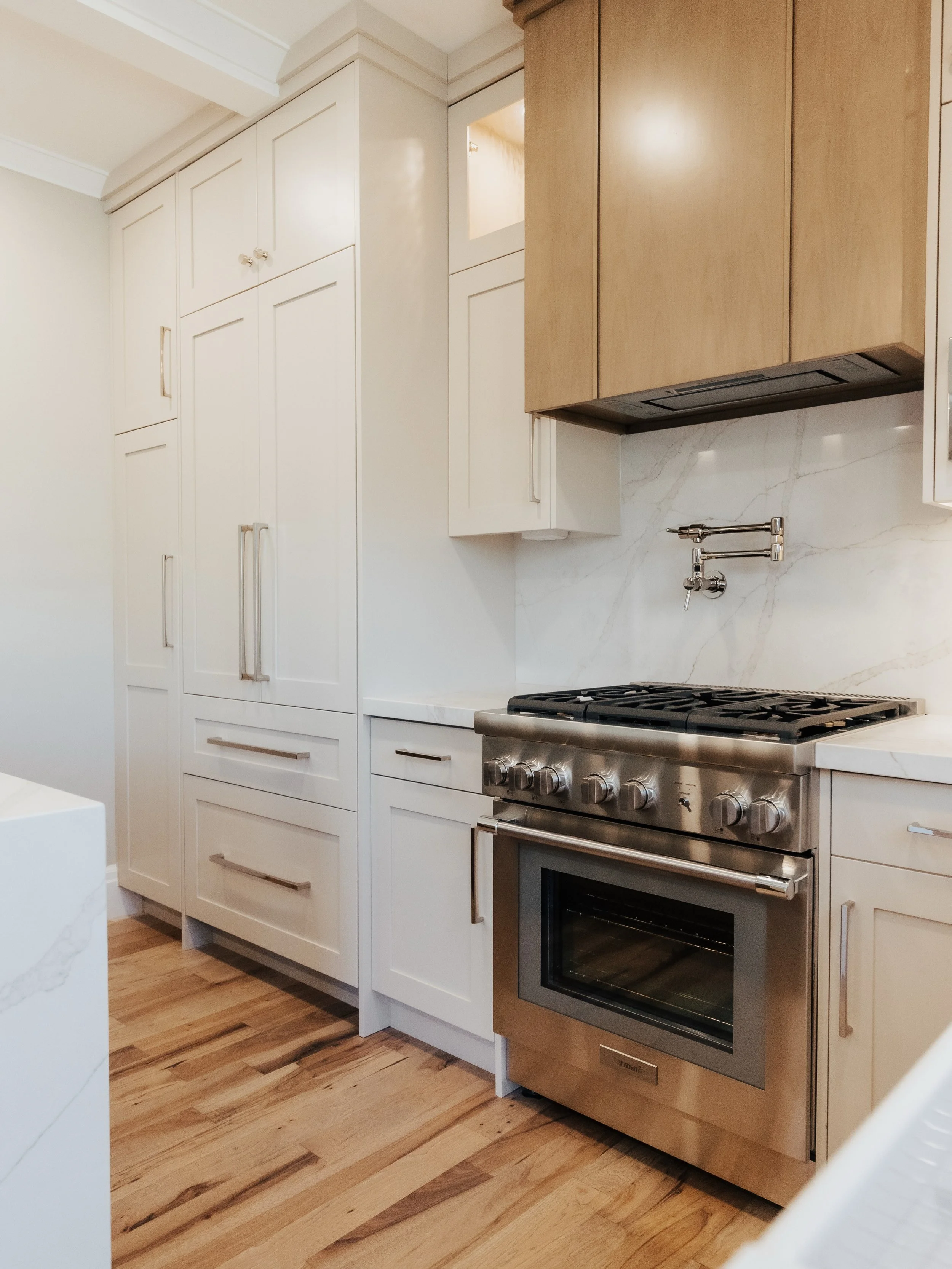 Jeremy ranch kitchen details ✨

Thinking about building or remodeling a high-end home?

Citizen Builders delivers luxury remodels and custom homes through disciplined preconstruction, clear pricing, and execution that actually matches the design.

Wh
