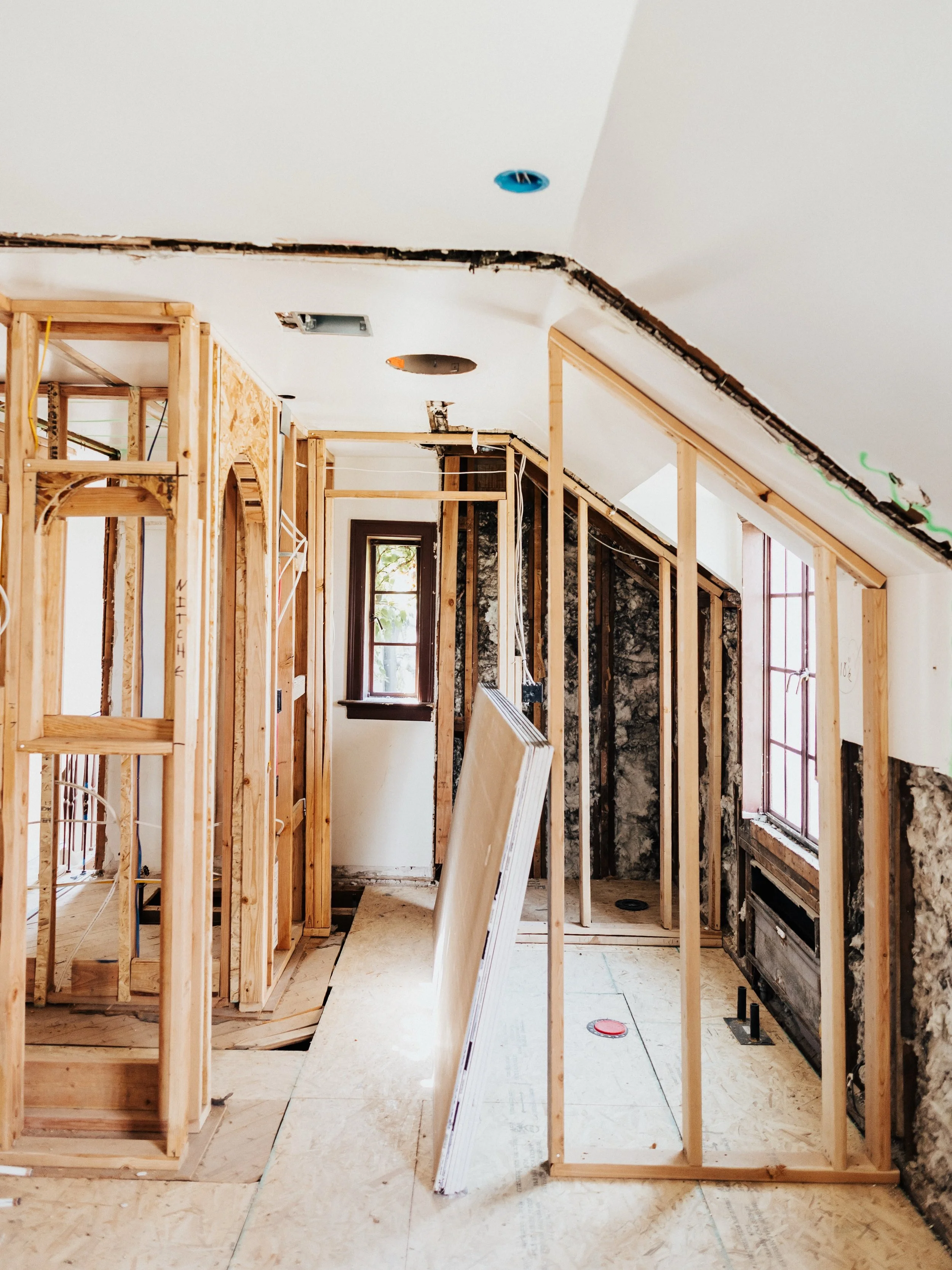 This is what a high-end remodel looks like before it&rsquo;s beautiful. 🏗️

Stripped to the studs. New framing going in. Every wire, pipe, and wall placed with intention &mdash; because what goes insideyour home matters just as much as what you see 