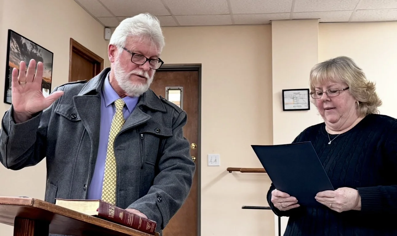 MAYOR BOB BRIGGS SWORN-IN 