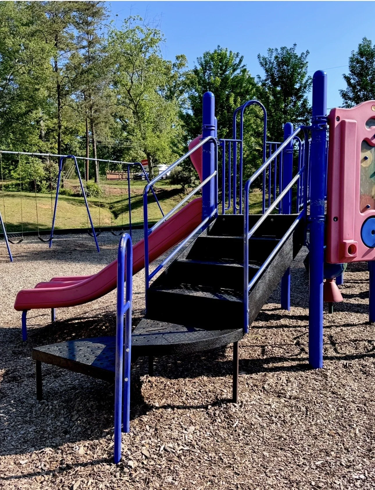 BROOKWOOD PARK PLAYGROUND STEPS 