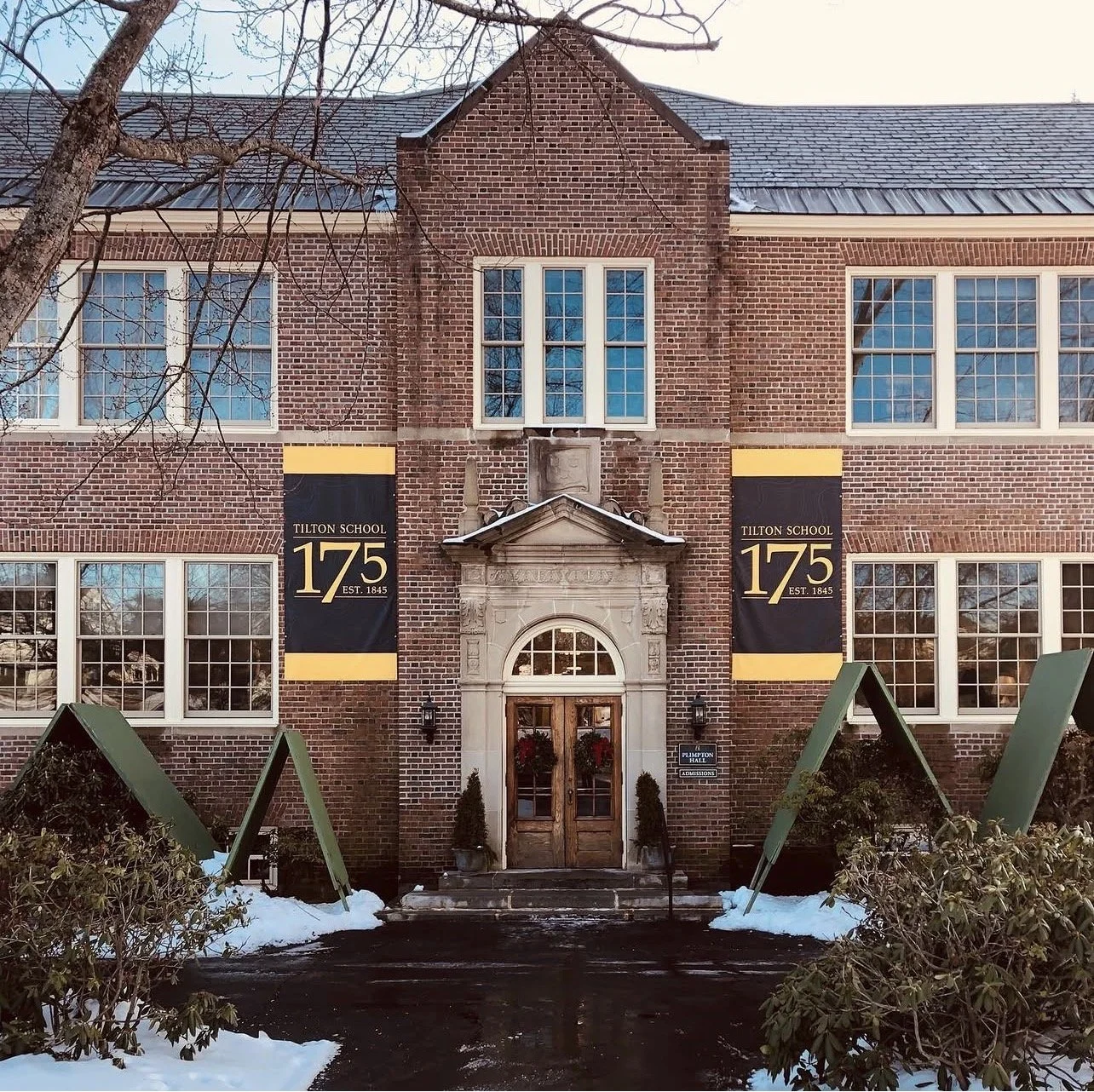 Exterior Branding, 2019