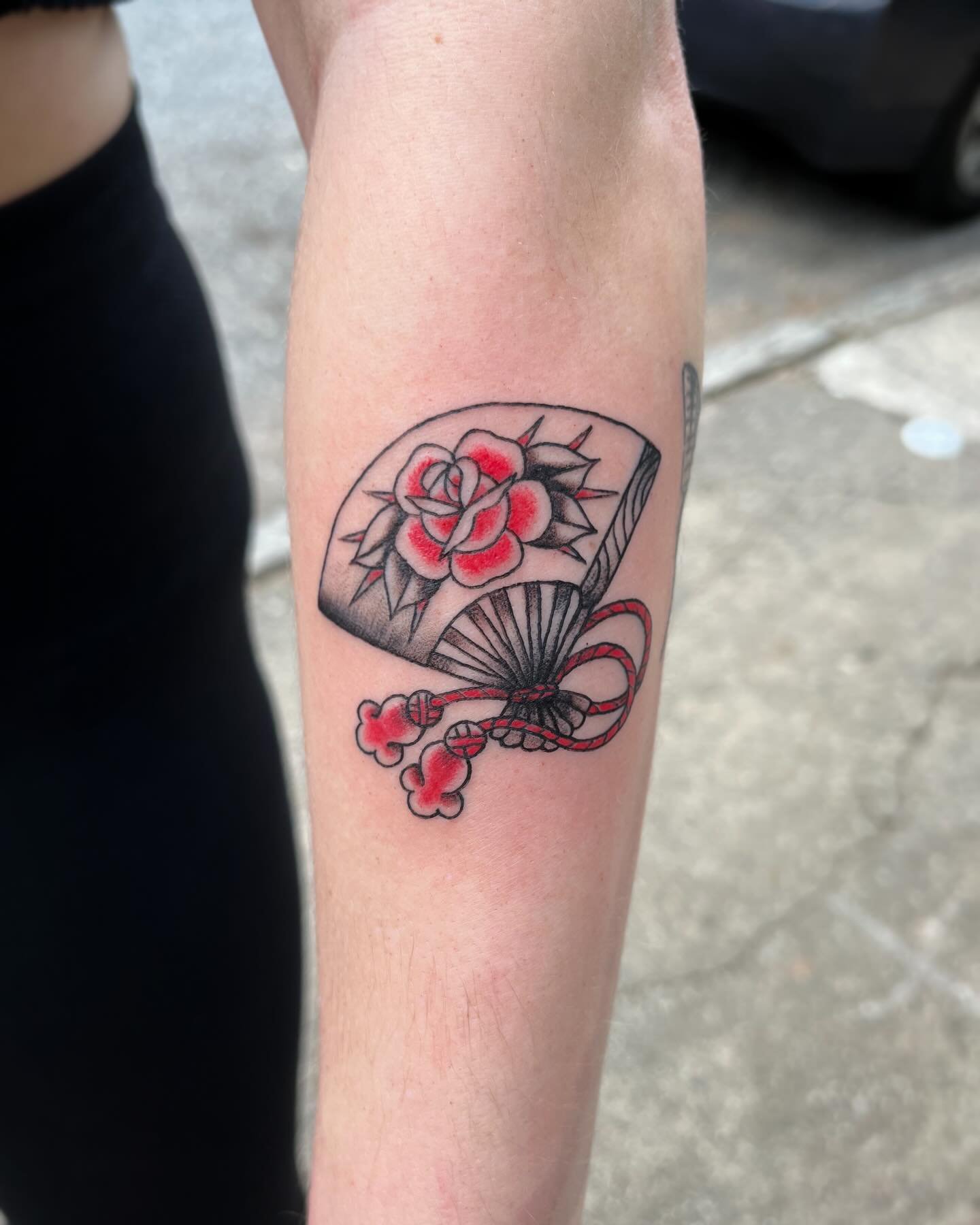 If you know me, you know that I&rsquo;m BOOTY CHEEKS at keeping up with posting on social media 😅 so here&rsquo;s one from a while ago, a cute lil fan!! I&rsquo;m gonna try to go through my photos and find all the tattoos I haven&rsquo;t posted&hell