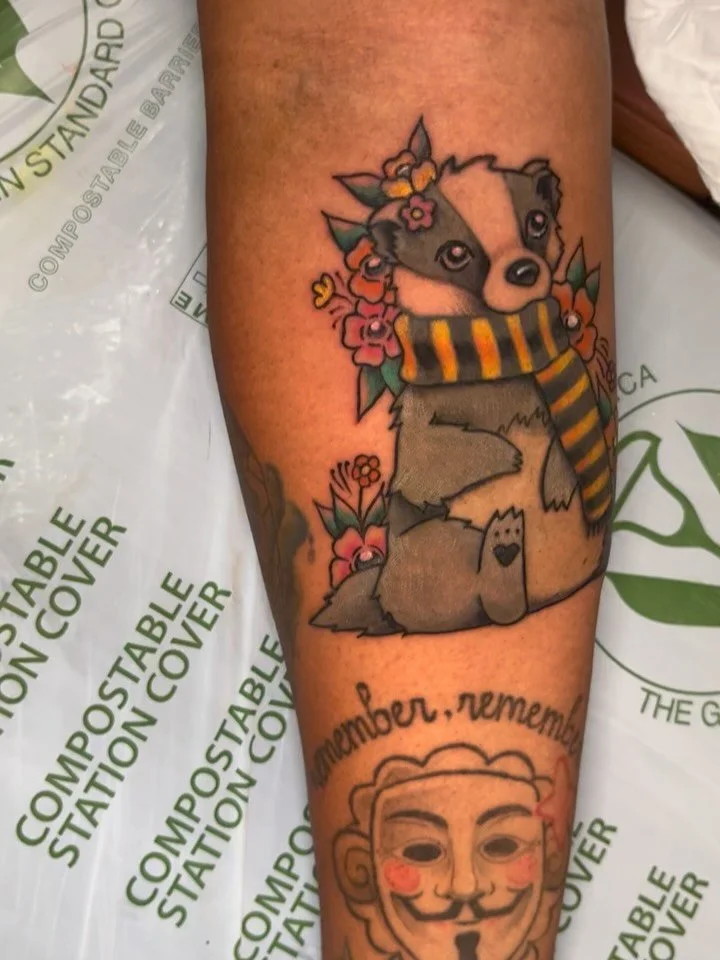 Reworked badger for Ohara!! It was a pleasure being able to revive this lil guy 🌸 

#tattoorework #tattoocoverup #badgertattoo #colortattoo #cutetattoo #femaletattooartist #ladytattooers #atlantatattooartist #atltattoos #atlantatattoo