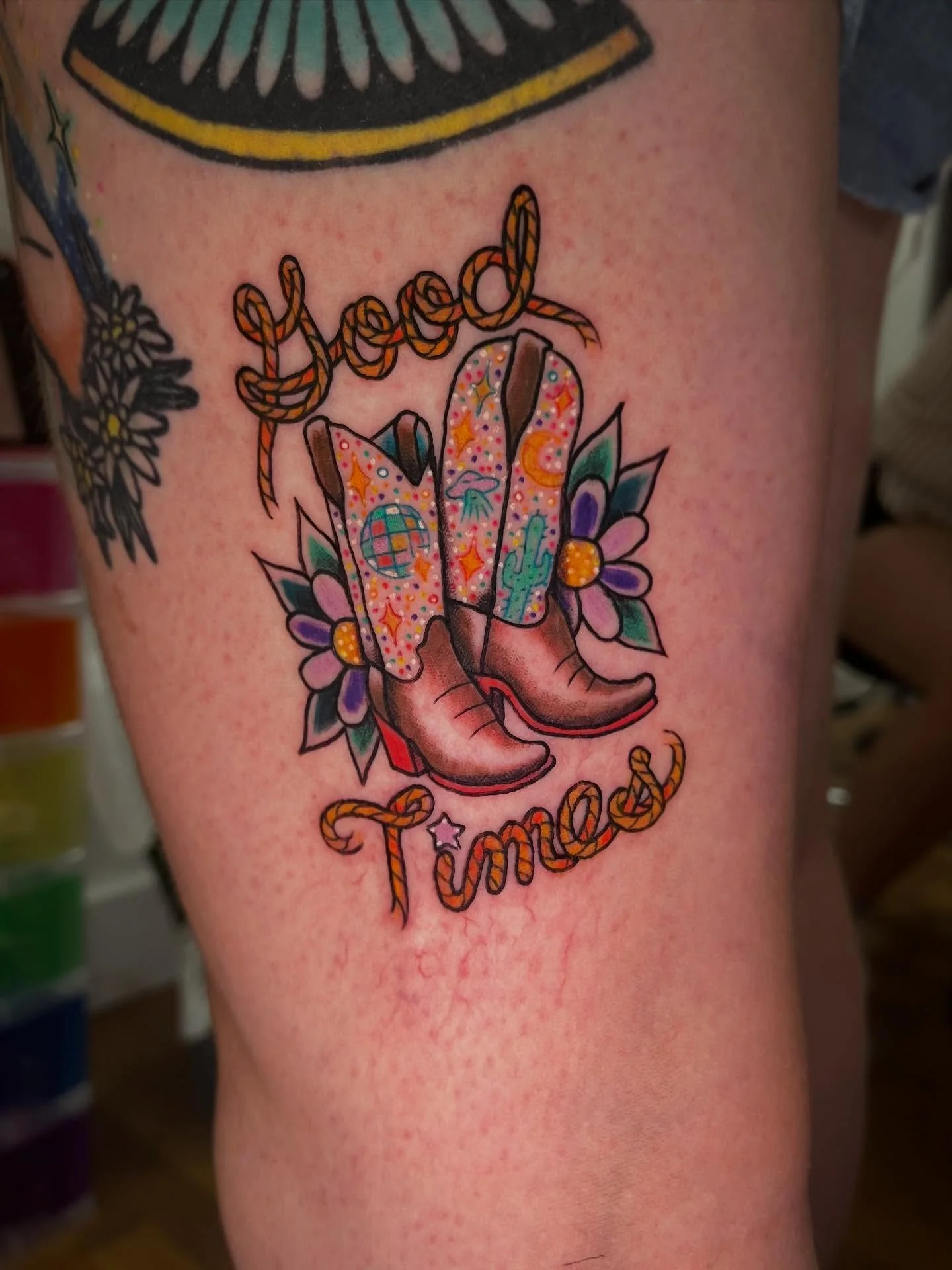 Hanging with friends, ALWAYS a good time 🤠 matching tattoos for Collin and Kamai!! 

#friendship #friendtattoos #ladytattooers #femaletattooartist #atlantatattoo #atlantatattooartist #atltattoos #cowgirlboots #westerntattoo #linedance #colortattoo #
