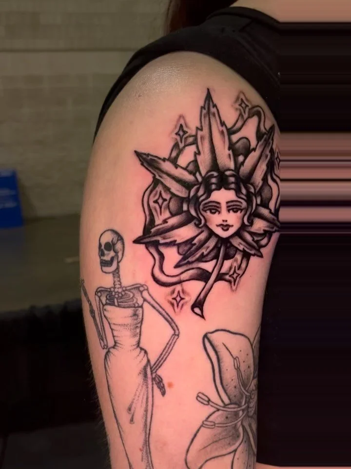 Mary Jane 💚 

#maryjane #blackandgreytattoo #tradtattoos #ladytattooer #femaletattooartist