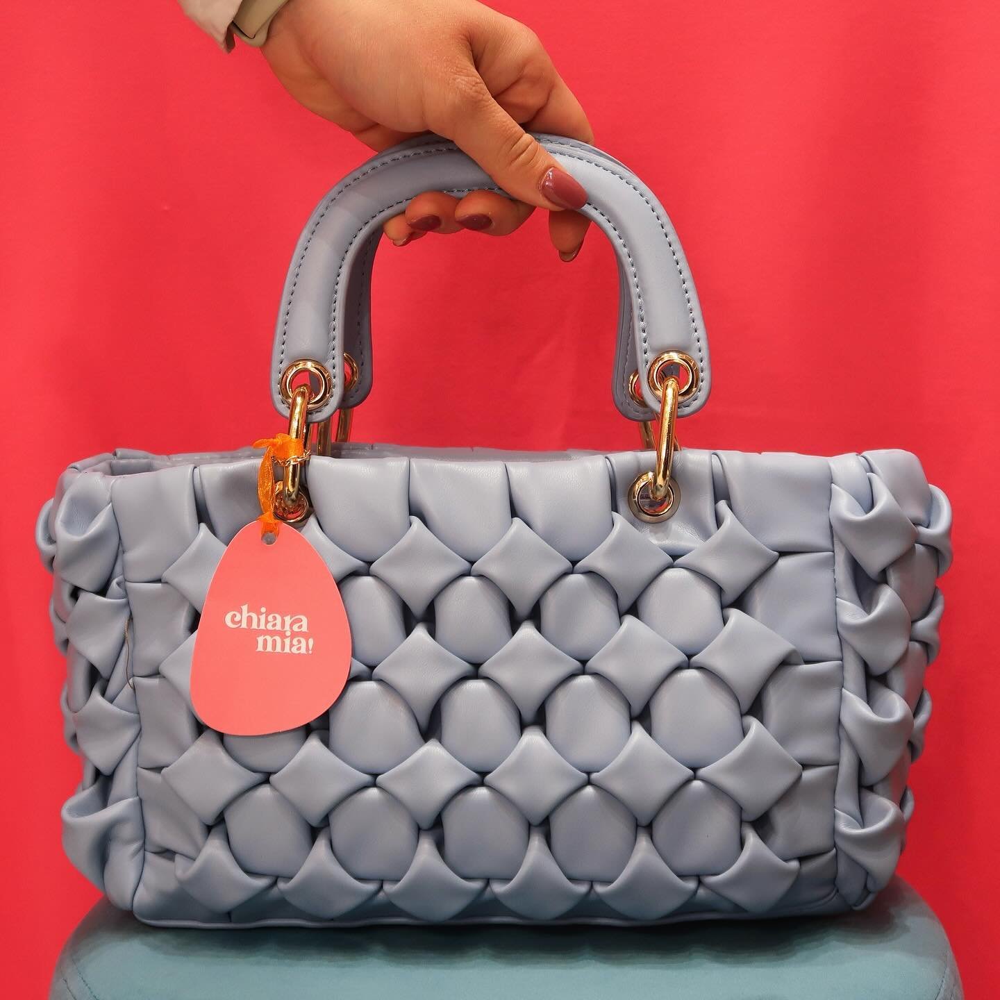 y… otro Cookie 🍪 maravilloso, esta vez en azulito 🩵
And... another wonderful Cookie bag 🍪, this time in a cute blue 🩵
Bolso/ Cookie bag: 119€
#designerbag #marbella #2024 #fyp #chic #fashion