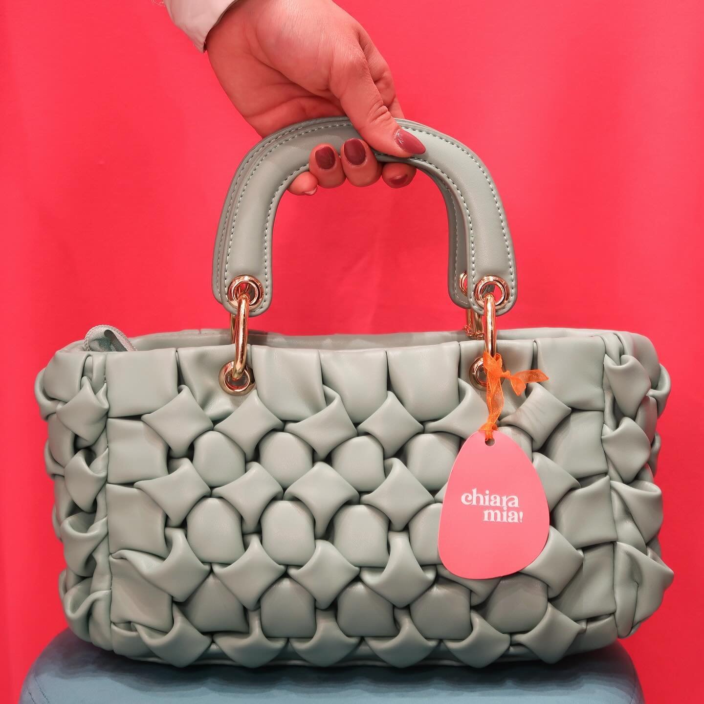 bolso Cookie 🍪 en verde pastel
Cookie bag 🍪 in pastel green
Bolso/ Cookie bag: 119€
#designerbag #marbella #fyp #2024 #spring