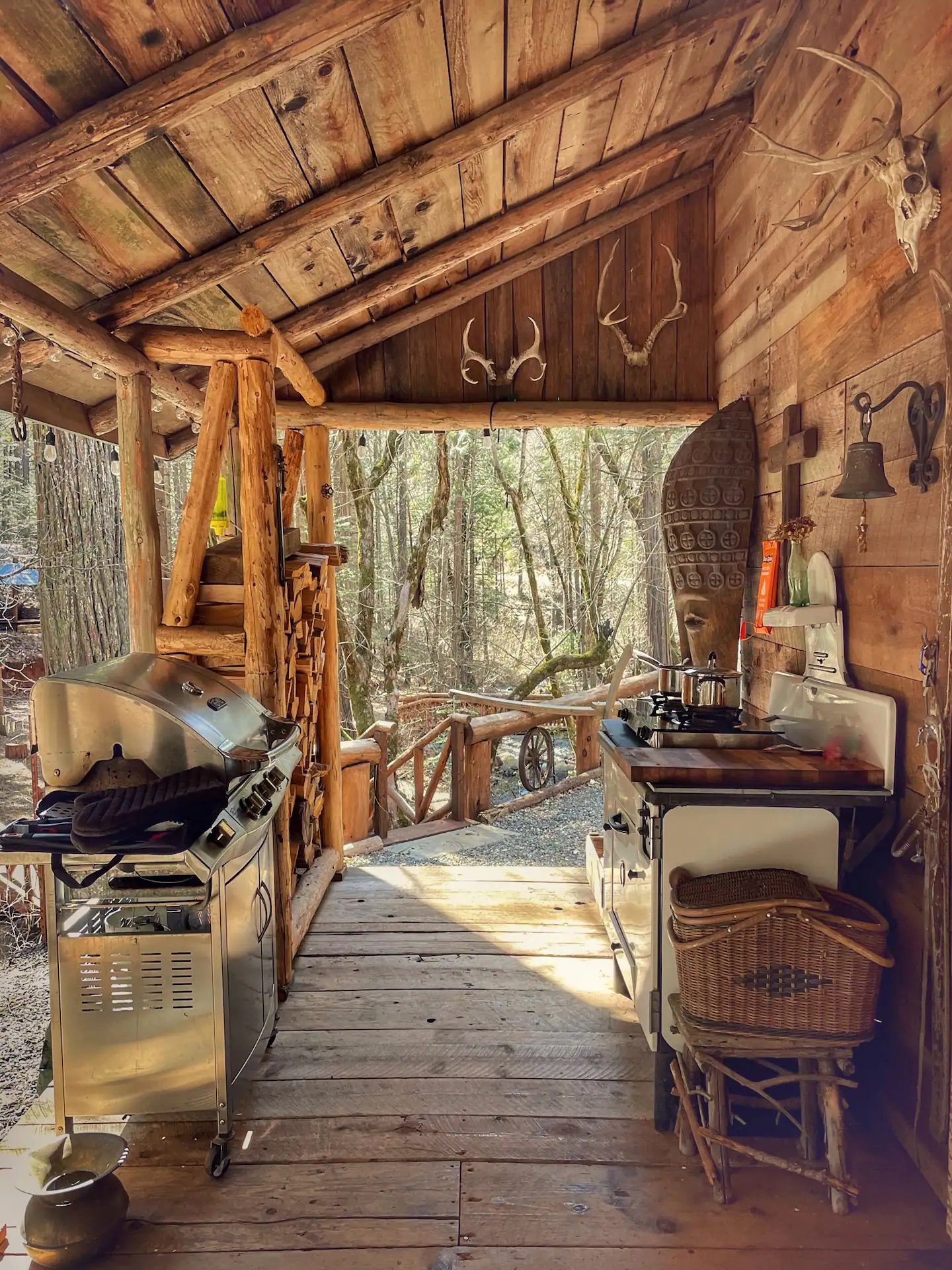 Outdoor cooking facility
