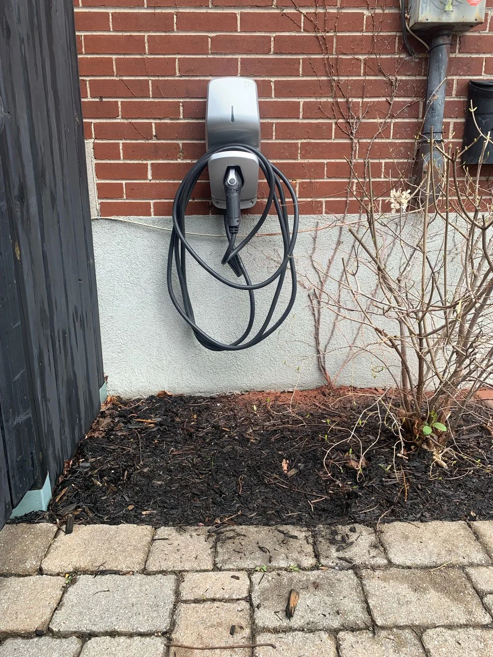Installation de borne électrique de recharge