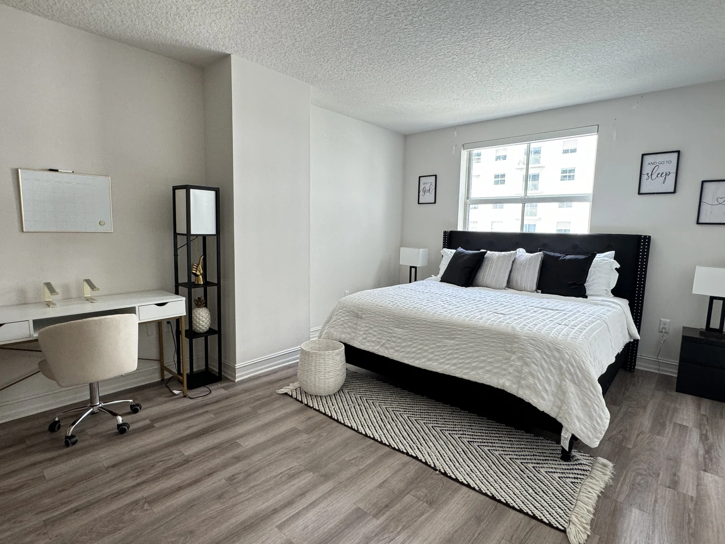 Master Bedroom_Phone.JPG