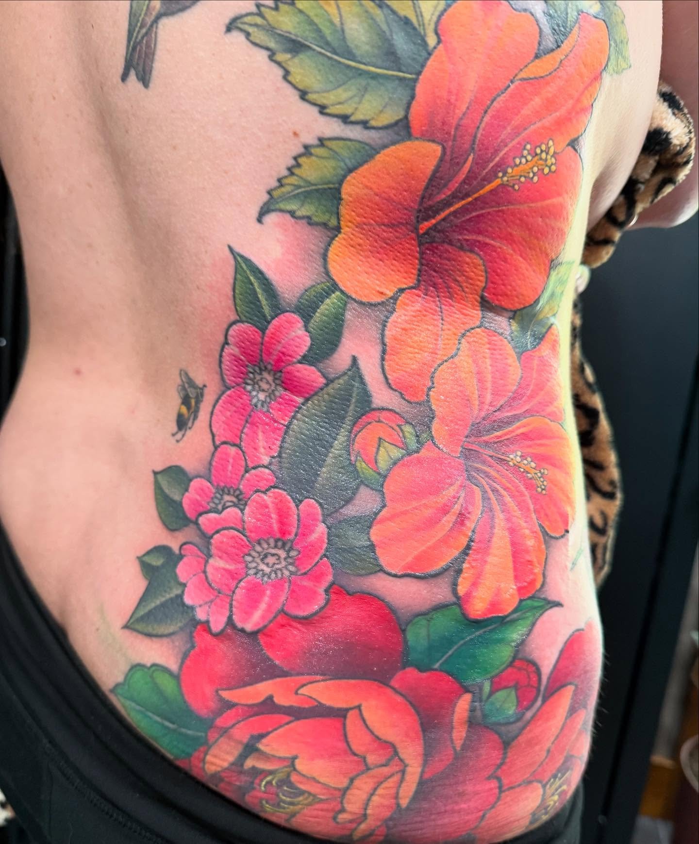 Little sneak peek of a big project by @meagma on Ashlee 🌺 
#tattoosbymeag 

‪#tattoosbymeag #nanaimo #bc #canada #vanisle #vancouverisland #vanisle #vancouver #art #artist #tattoo ‬#bluenosetattoo ‪@bluenosetattoo #colourtattoo ‬#flowertattoo #ribta