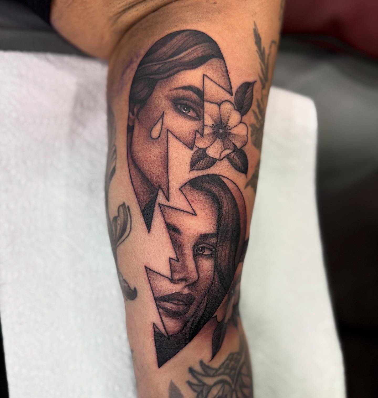 Super fun one for a great client! Thank you Amy!! @agrewal08 
#tattoosbymeag @meagma 

#gapfiller #gapfillertattoo ‪#tattoosbymeag #nanaimo #bc #canada #vanisle #vancouverisland #vanisle #vancouver #art #artist #tattoo ‬#bluenosetattoo ‪@bluenosetatt