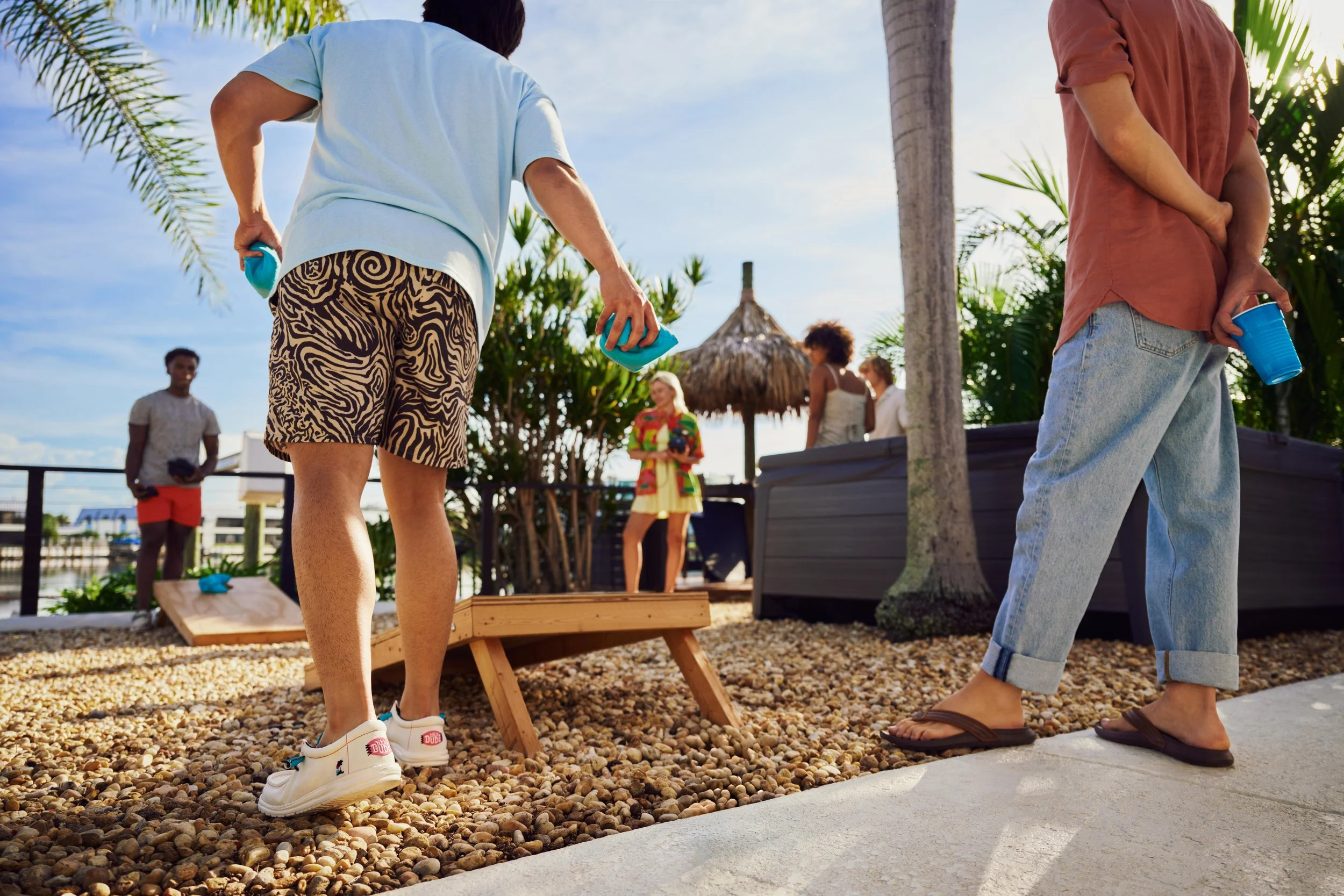 SS24_HEYDUDE_M_SB 5.jpg