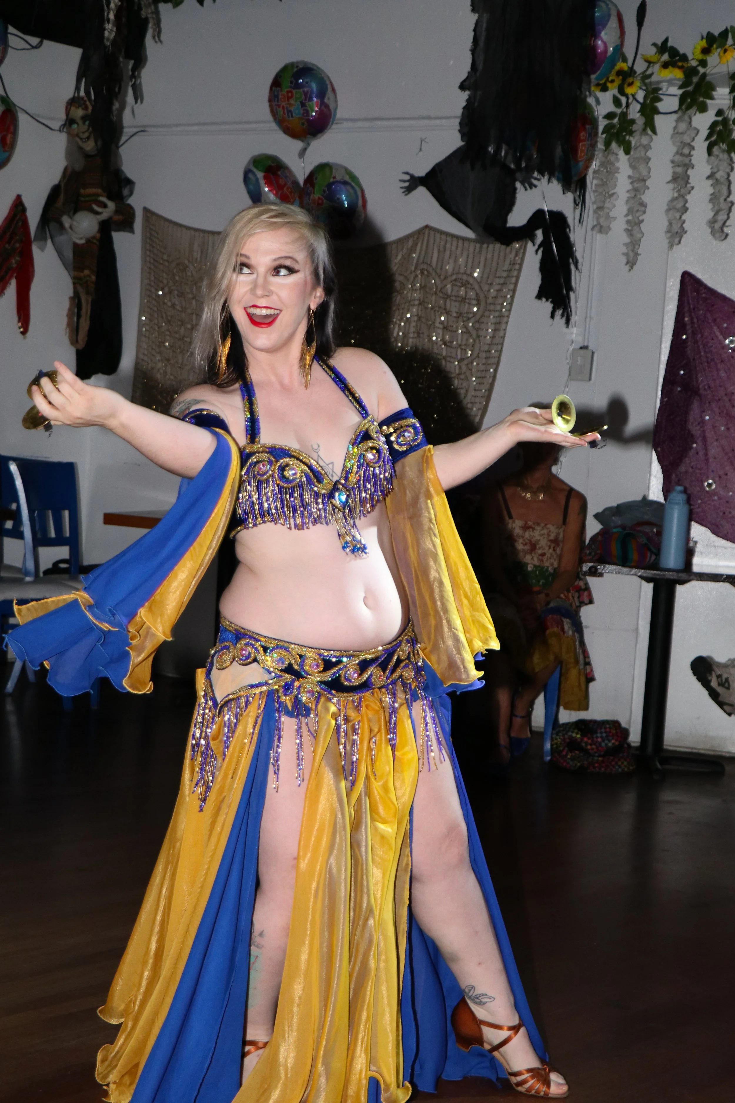 Zoë dancing at Club Cleopatra in Culver City, 2024. Shot by Leo Hernandez (EyedeLeo).