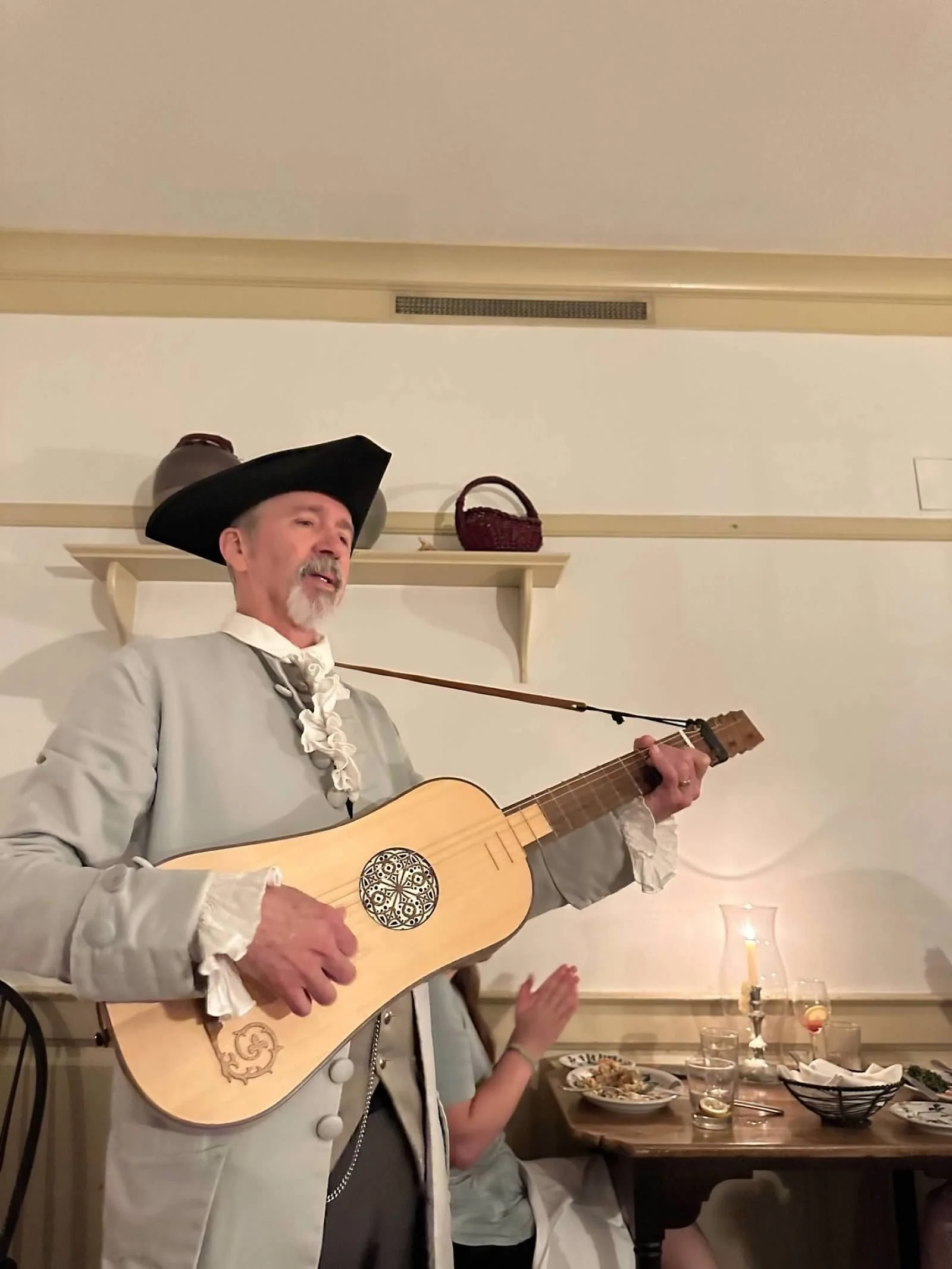 colonial_williamsburg_tavern