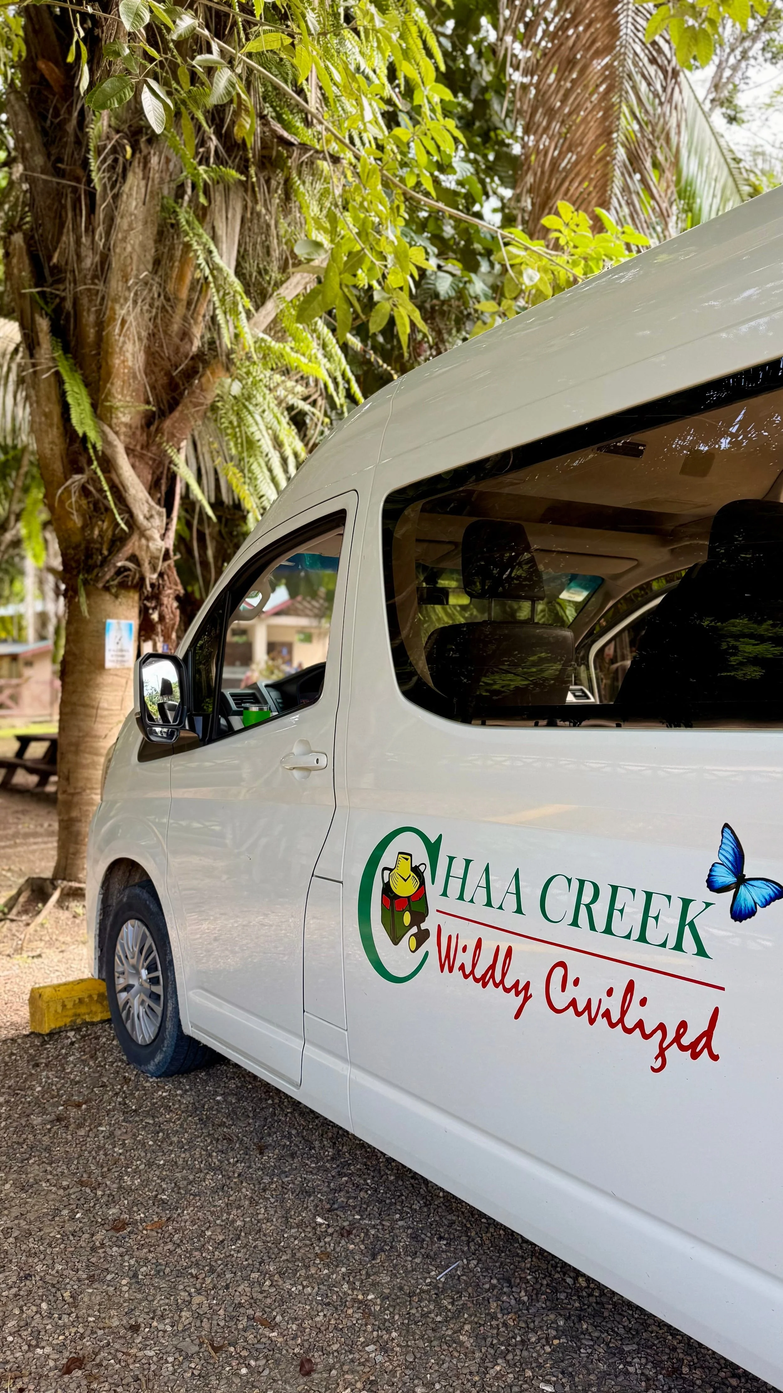 chaa_creek_tour_van