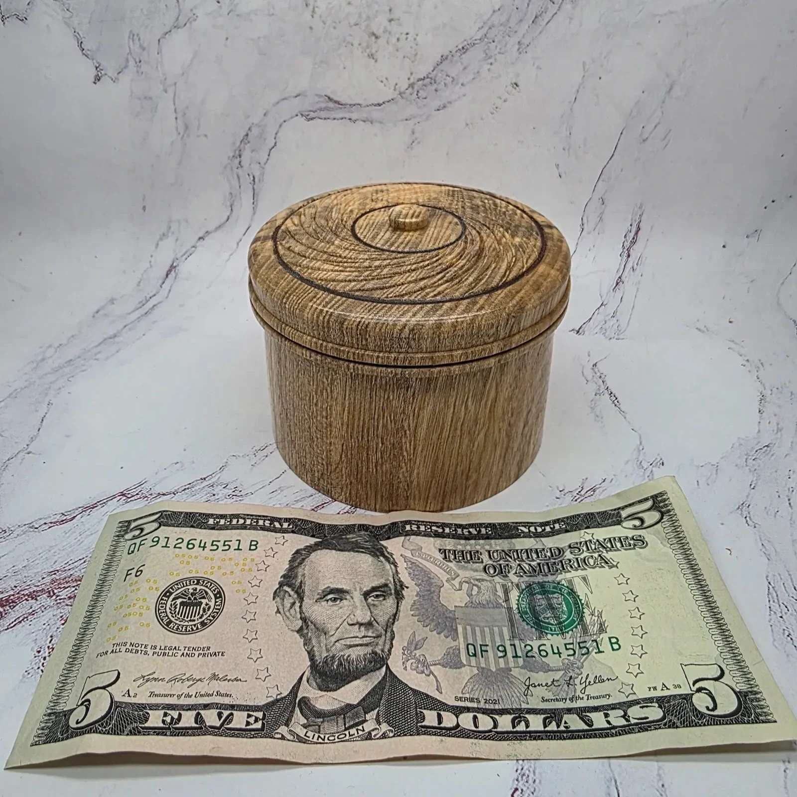 Hackberry Lidded Threaded Box