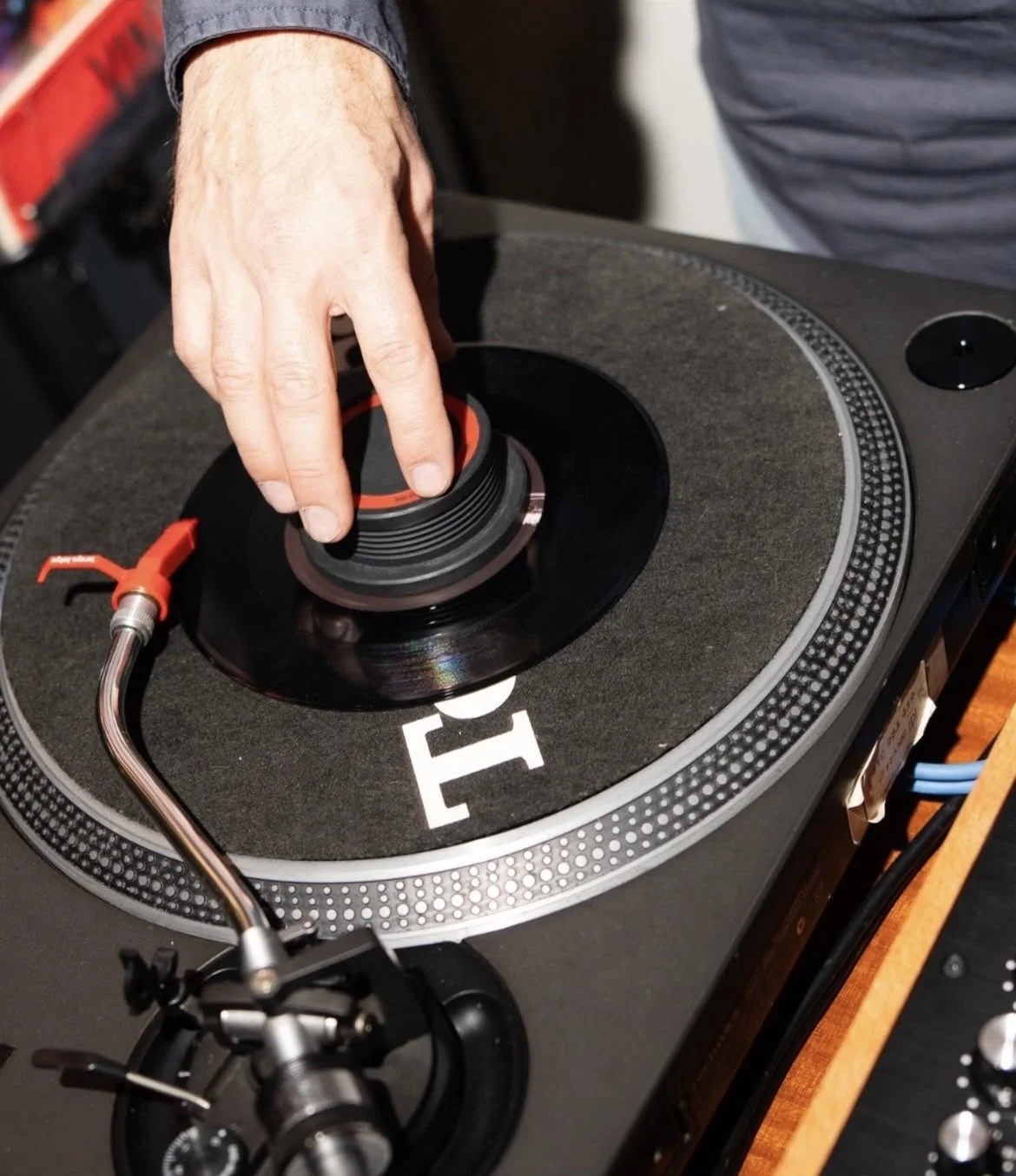 vinyl dj