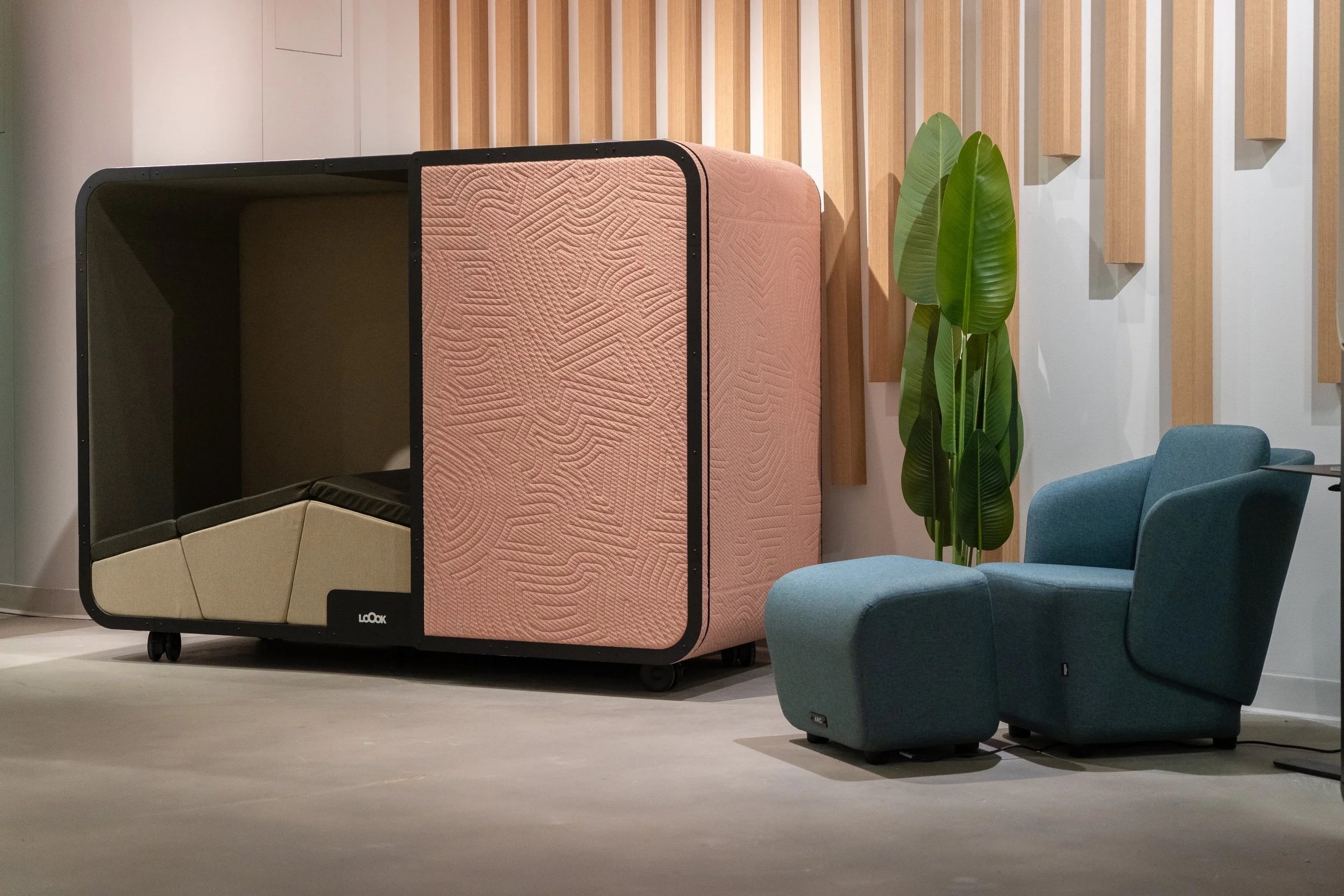 NEUROPOD AND RECOVERY CHAIR