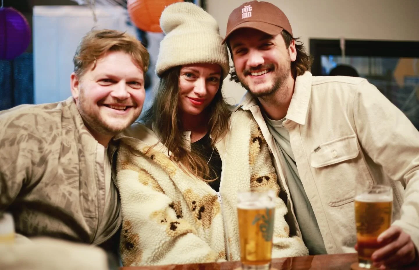 Happy Friday! Kickoff the weekend with @allgoodbrewingco and Farmhouse Carts - @shera_indianfood_pdx @taqueriabravostaco @sunrisecopdx. We have you covered on food, beverages and good times! 🙌 🍻

#portlandweekend #portlandbrewery #portlandfoodcarts