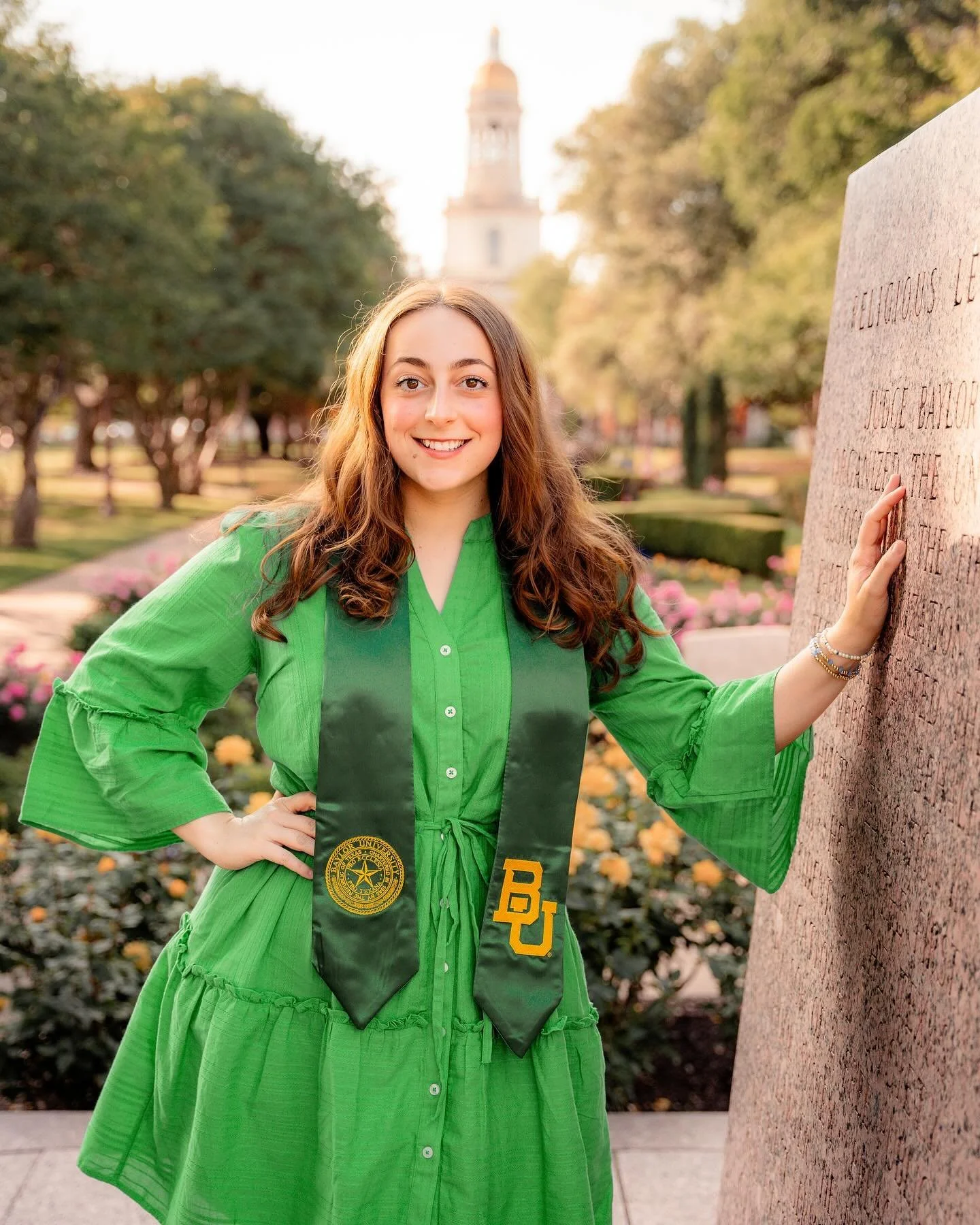 @bayloruniversity does NOT want to hang out anymore!! like oh okay??

@joeporcmedia is the best!!!!!!!! best grad pic and headshot photographer out there!