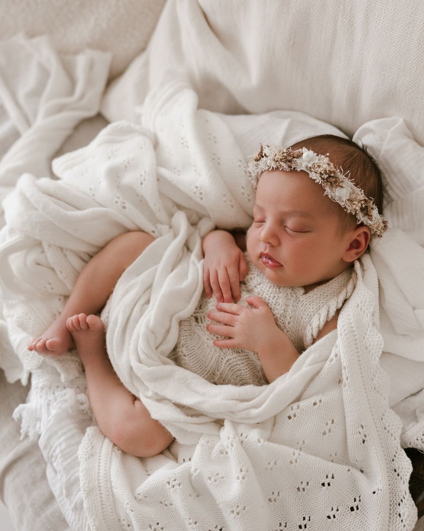 Going through my galleries of 2025 and realising, I need to post more of my beautiful clients, so this is me posting the beautiful family of Shania &amp; Bruce. 

Thank you to all of you who love my work and continue to do so. ❤️

#taupophotographer 