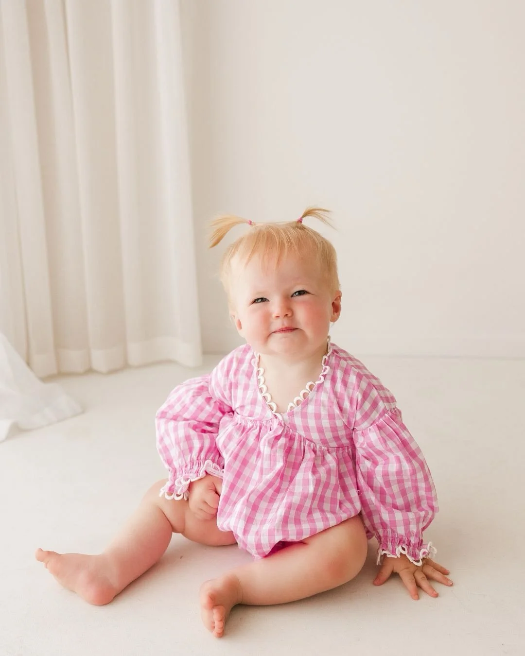 How adorable is little Goldie ❤️ this sweet girl I have seen grow, which reminds me I need to share how sweet she was as a newborn babe. Her big brothers affection for her is so strong from the beginning. Such a beautiful thing to witness. Adore this