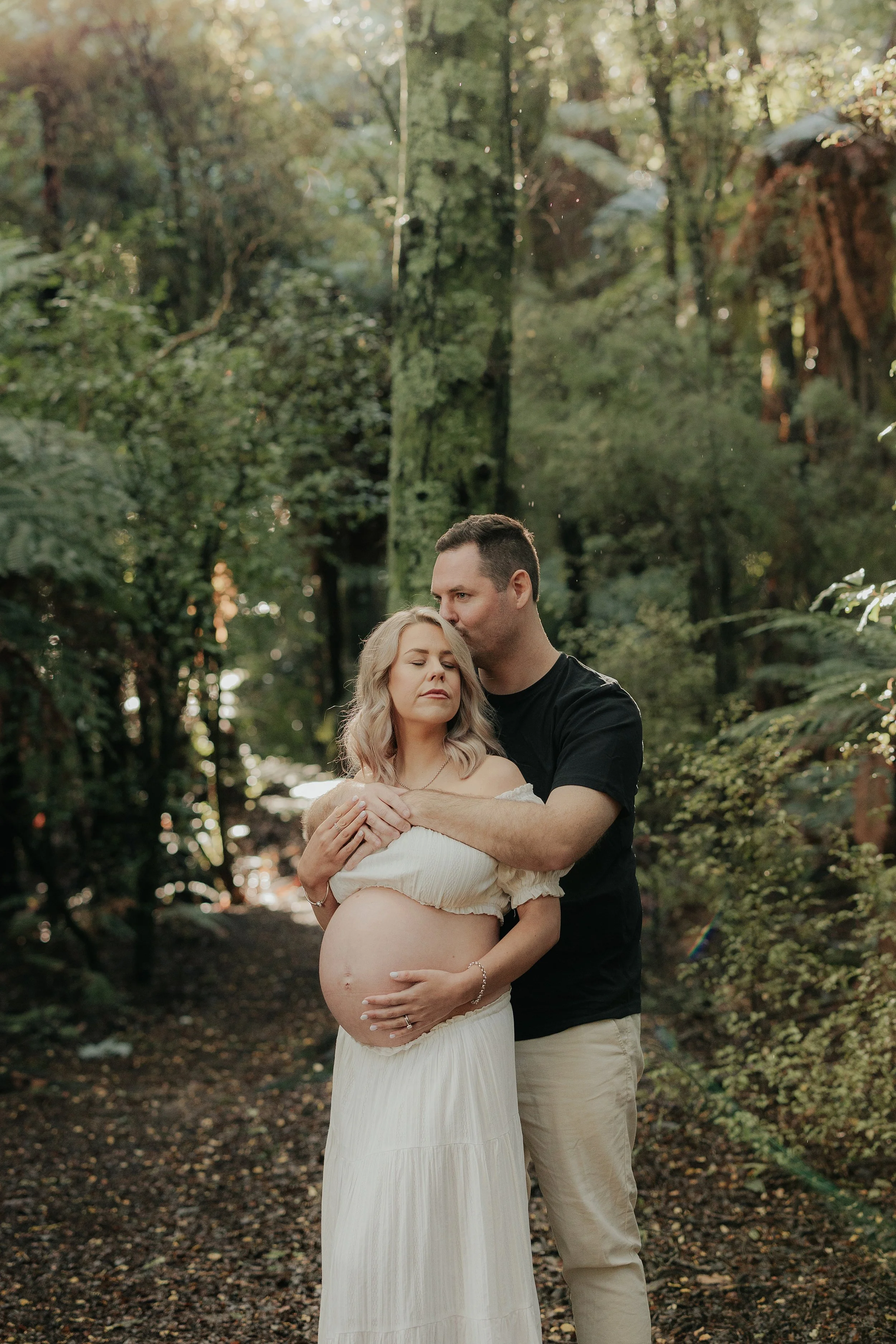 Maternity Photos in trees, Taupo portrait, Outdoor Pregnancy Sessions, 