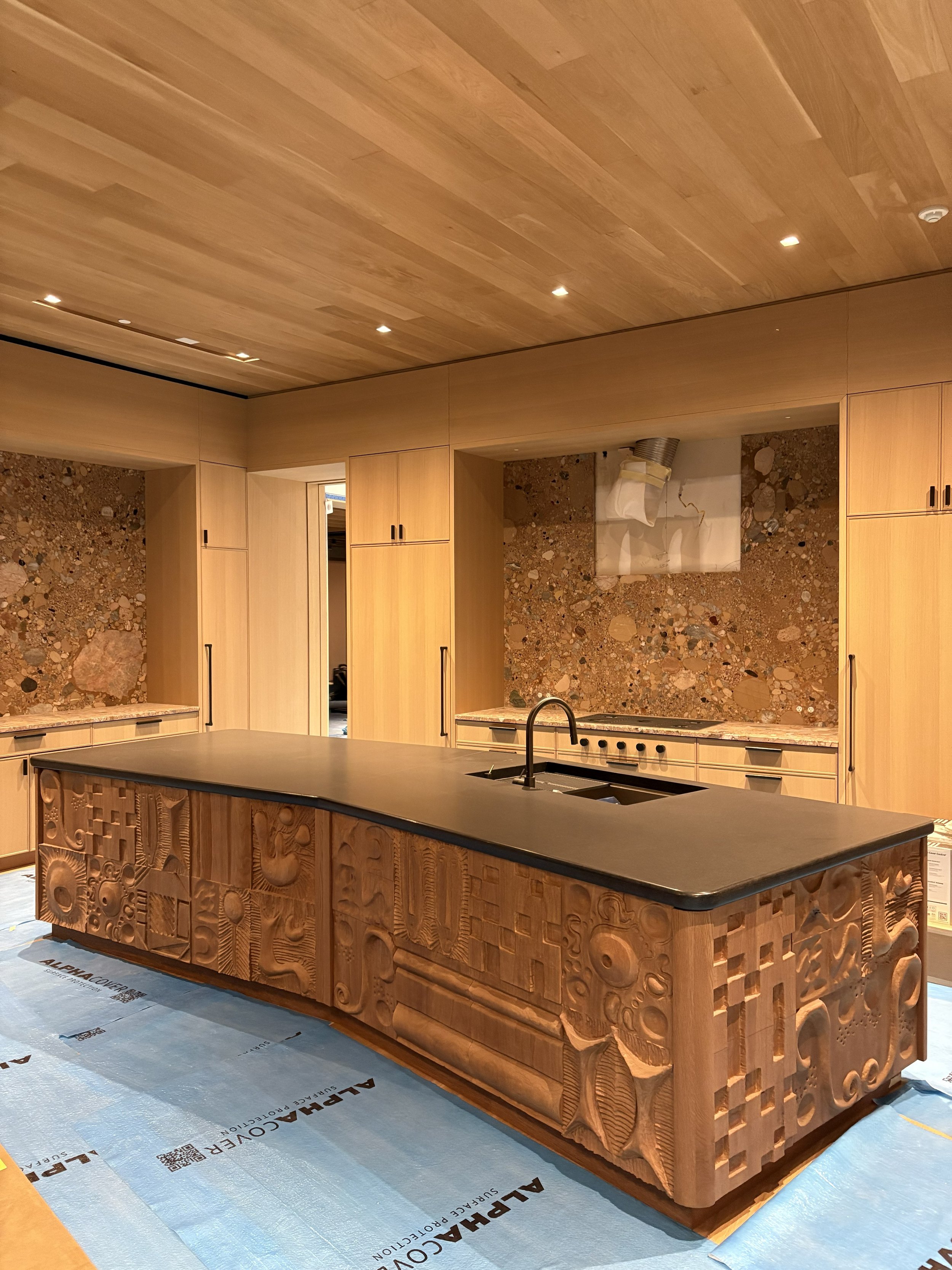 Kitchen Island on Site 04.jpg
