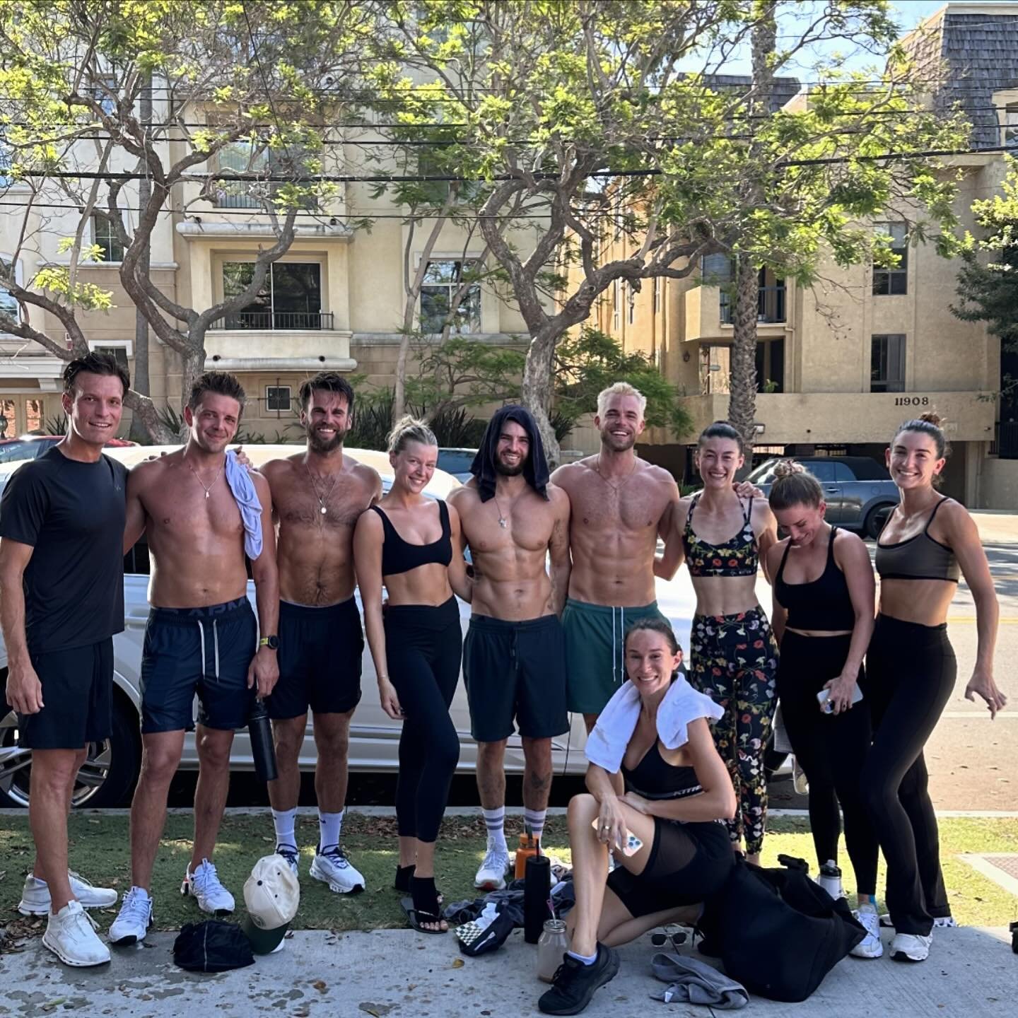 BOYS BURN TOO🥵💪🏽 Nicely done @abby.neff bringing in the crew👊🏽

CLASSES IN OUR WEHO STUDIO START WEDNESDAY🔥 BOOK NOW!
#BURNWITHUSLA #weho #brentwood #malibu