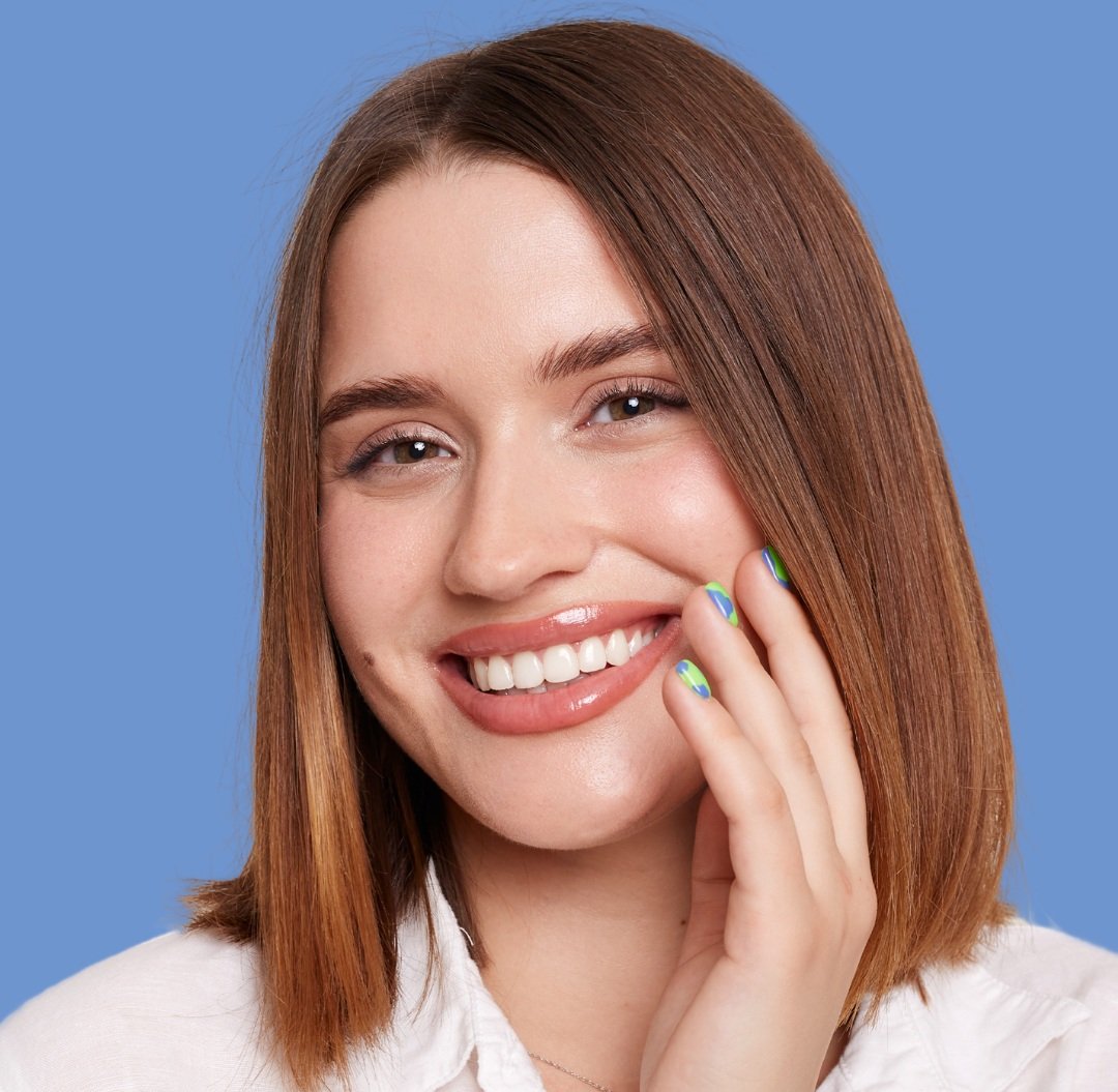 ยิ้มมั่นใจหลังทำครอบฟัน เชียงใหม่ | confident smile after dental crown chiangmai