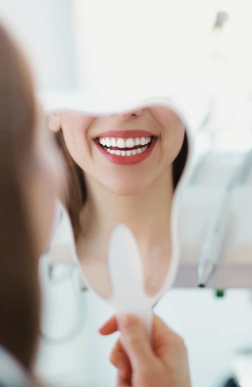 สุขภาพช่องปากดีหลังขูดหินปูน เชียงใหม่ | healthy mouth after scaling stock image chiangmai |