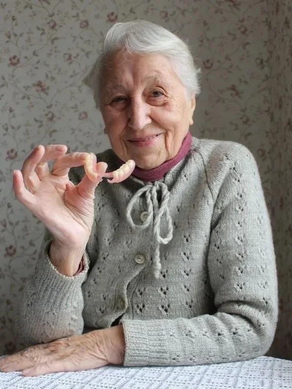 ฟันปลอมถอดได้ วิธีดูแลหลังใส่ให้ใช้งานได้นาน ที่ Bigmouthten Chiang Mai