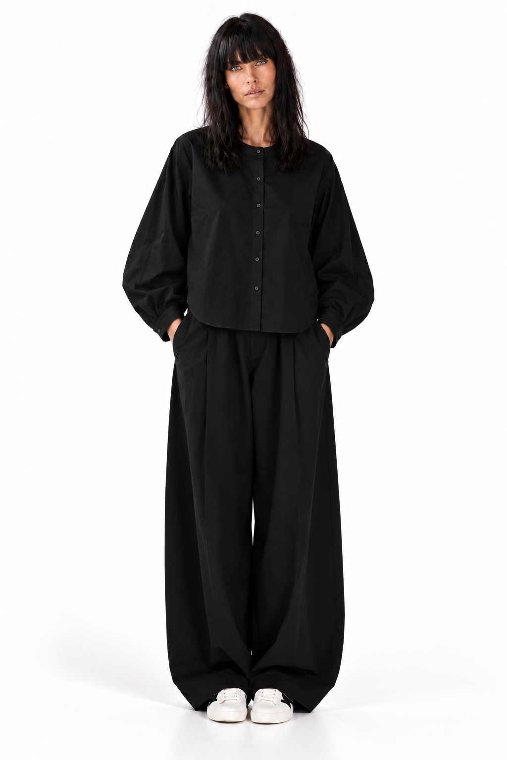 226B07  Kurze Cotton Stretch Bluse Japan NERO